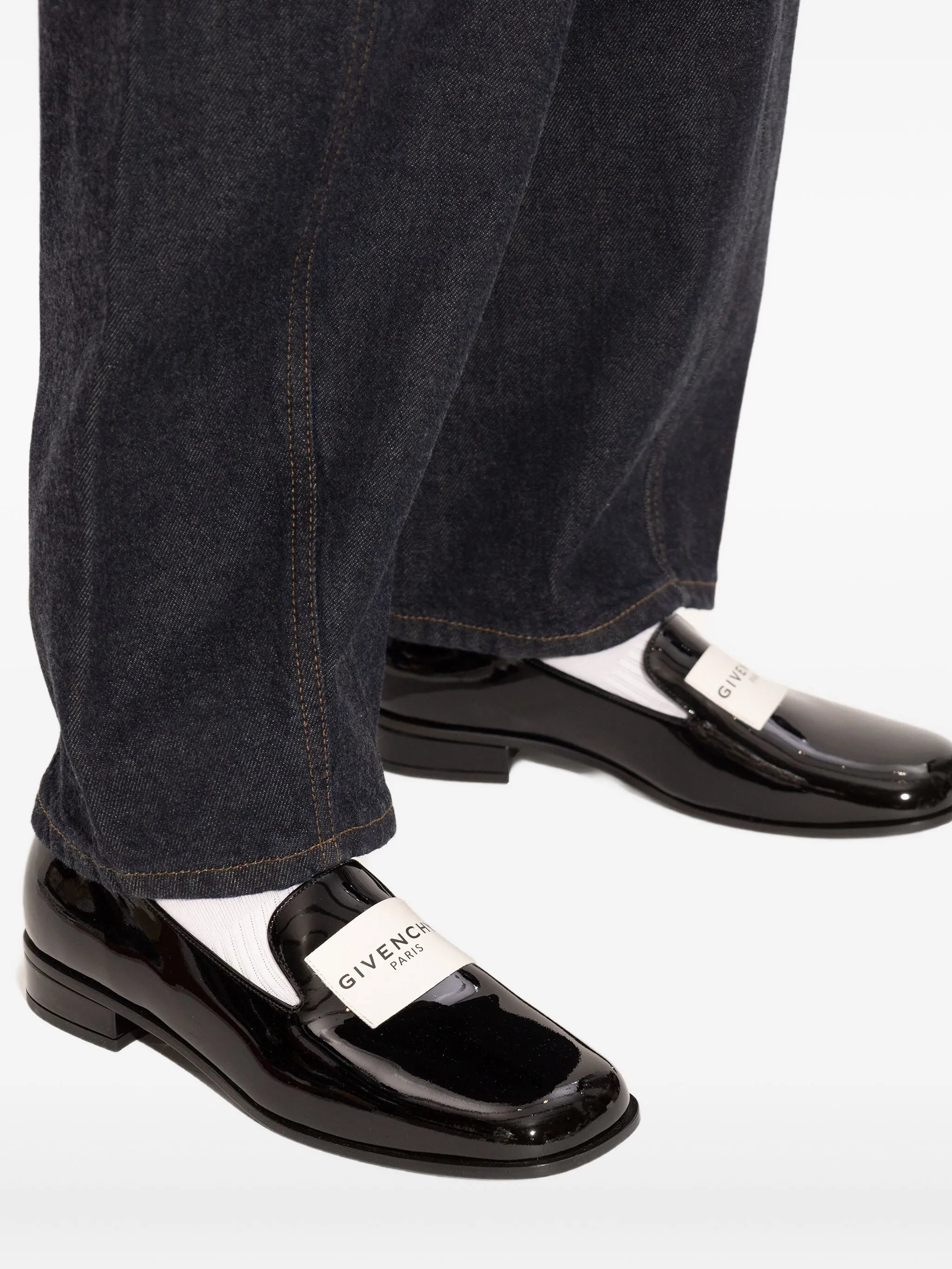 logo-plaque patent leather loafers