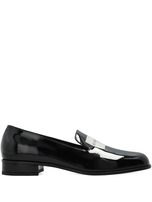 logo-plaque patent leather loafers