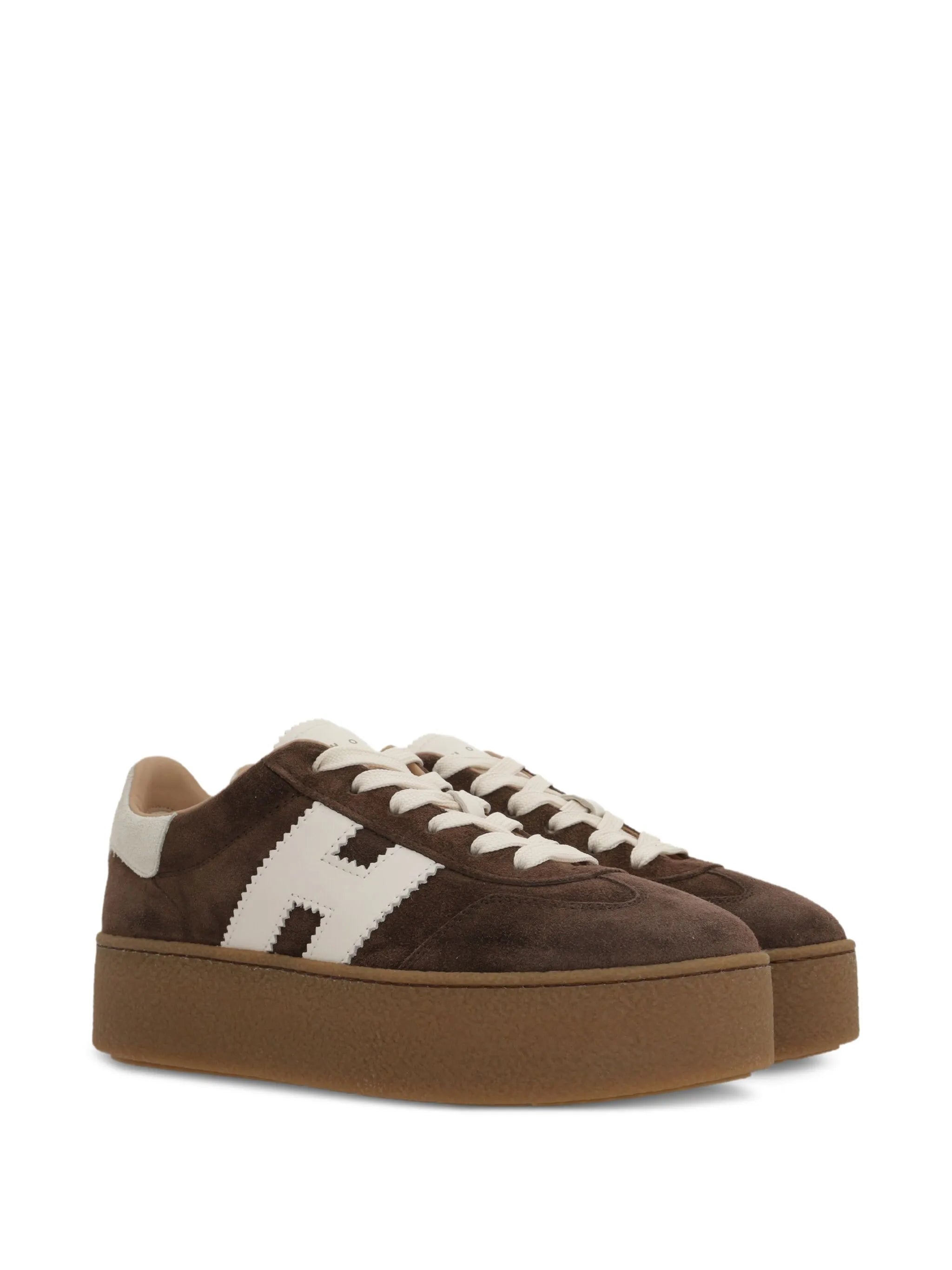 H698 logo-patch sneakers