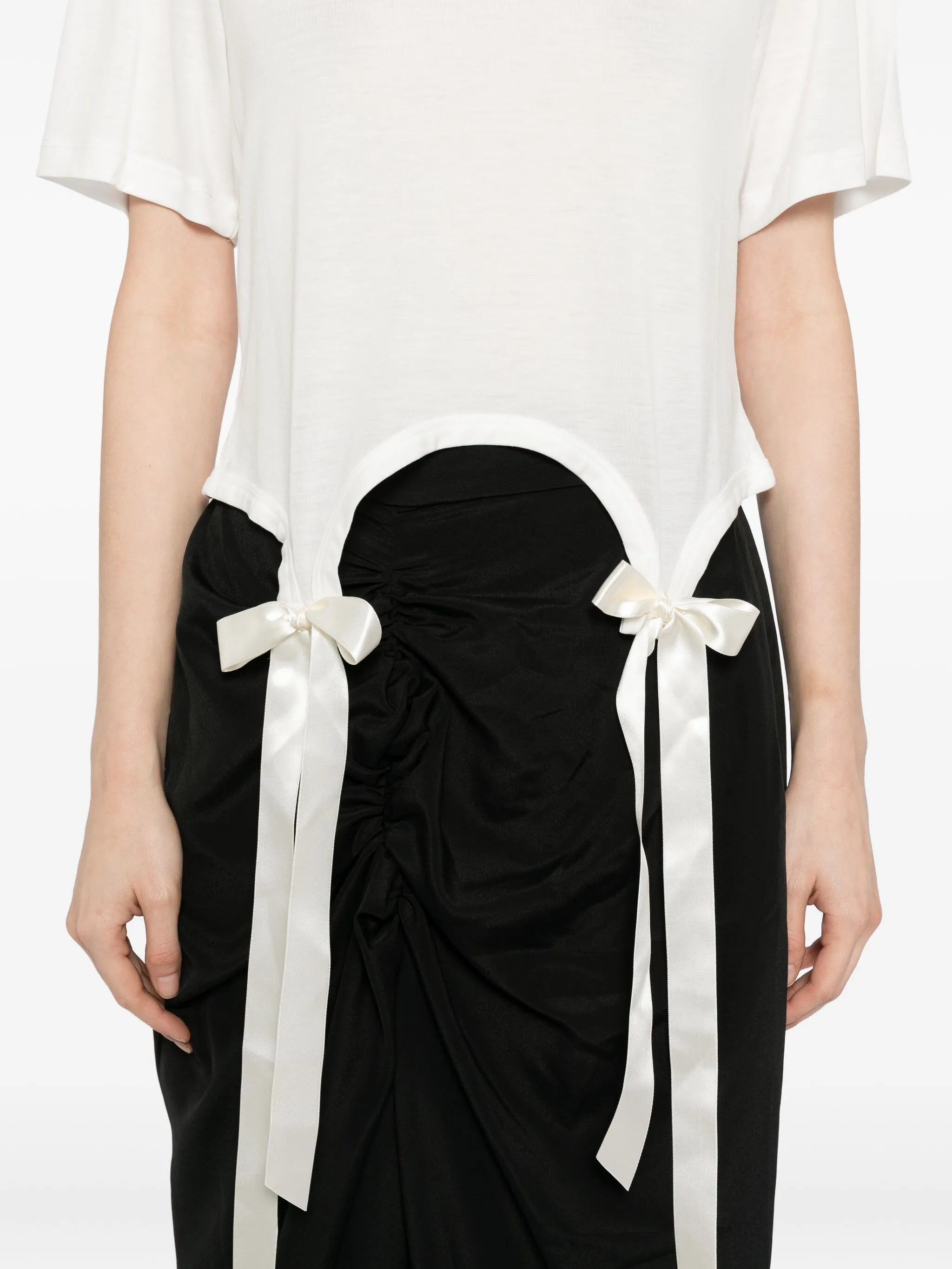 bow tail easy T-shirt