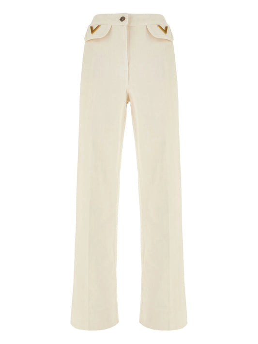 V-shaped pocket-detail jeans