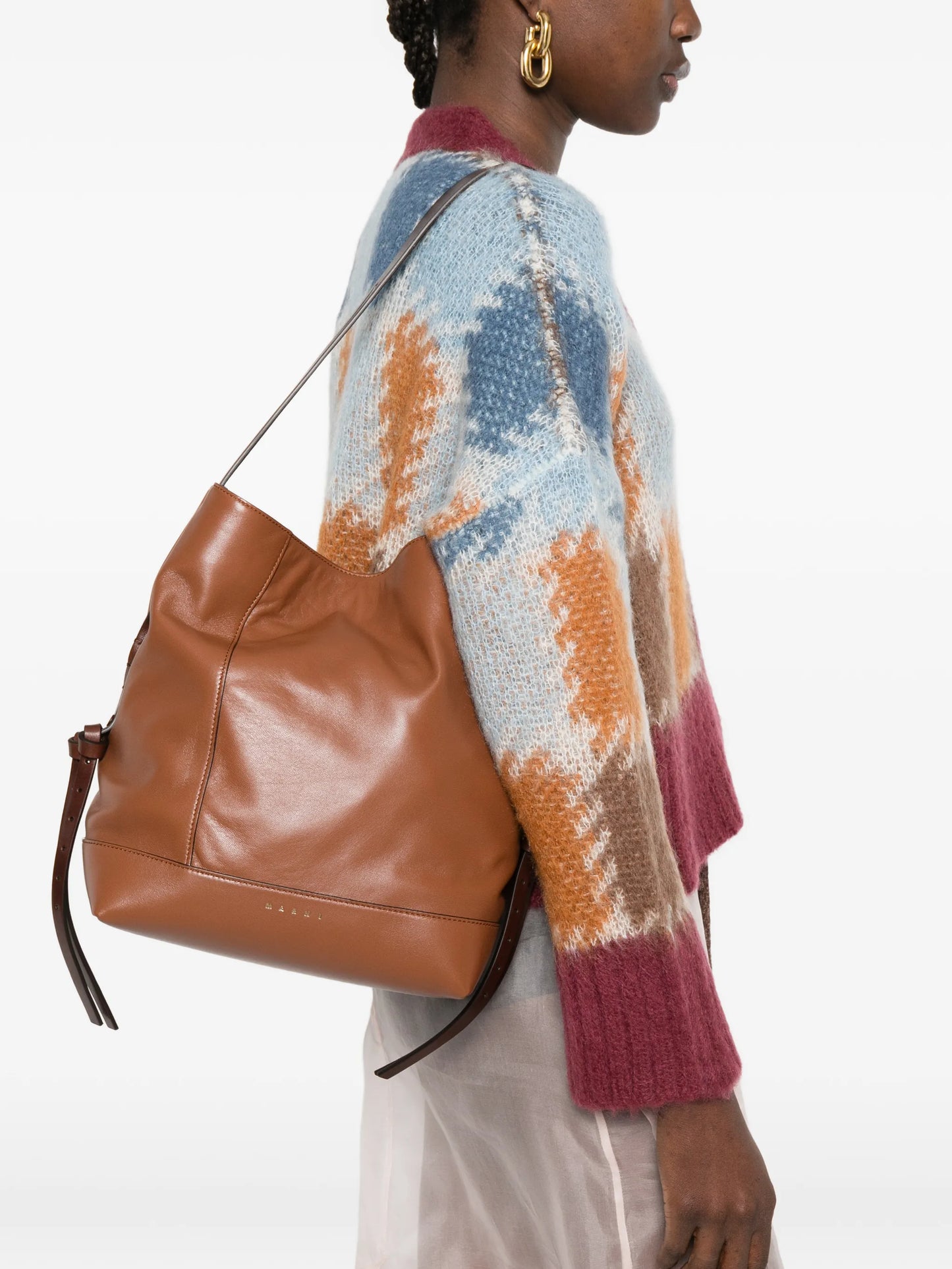 logo-detail shoulder bag