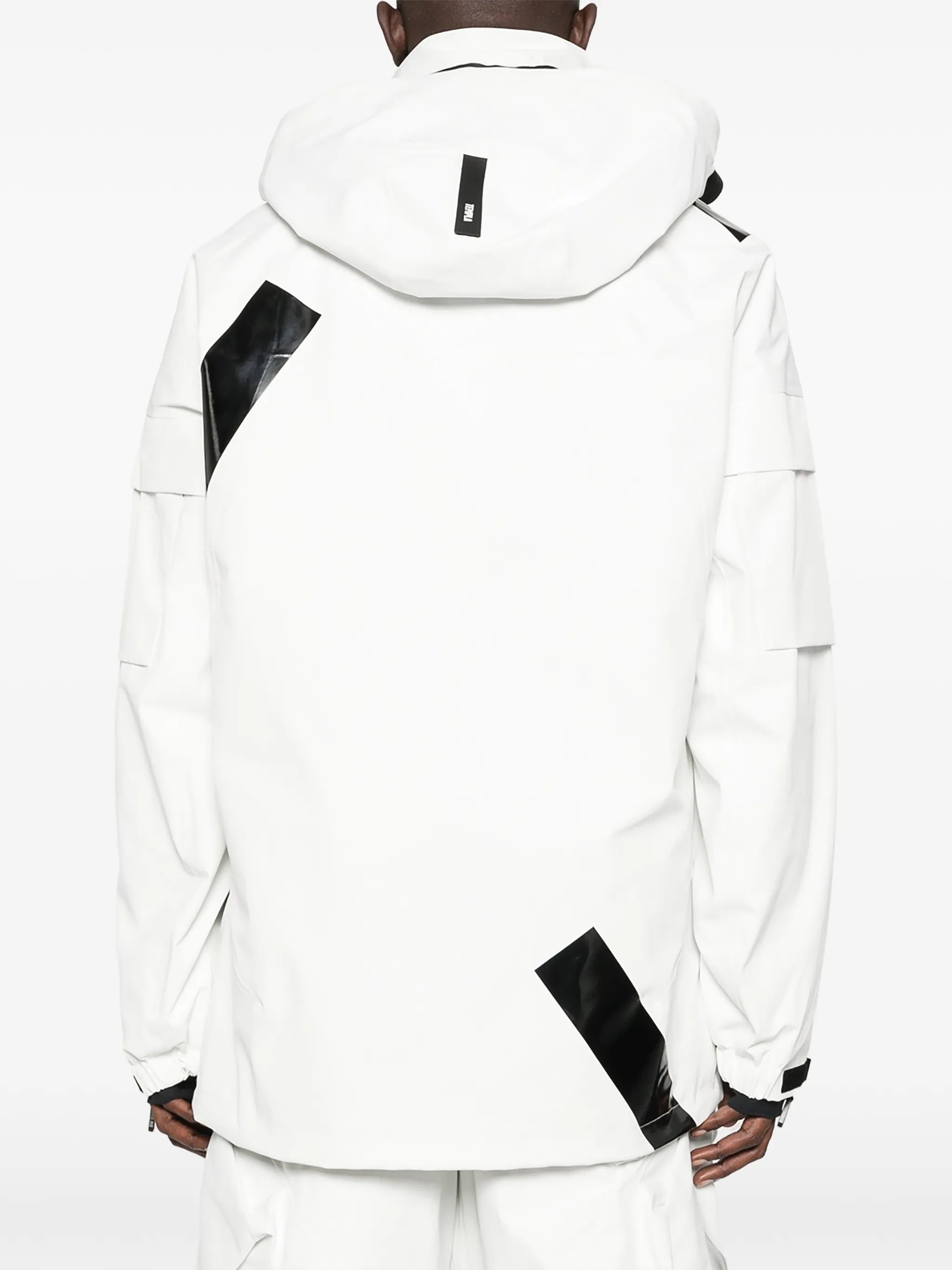 zip-fastening ski jacket