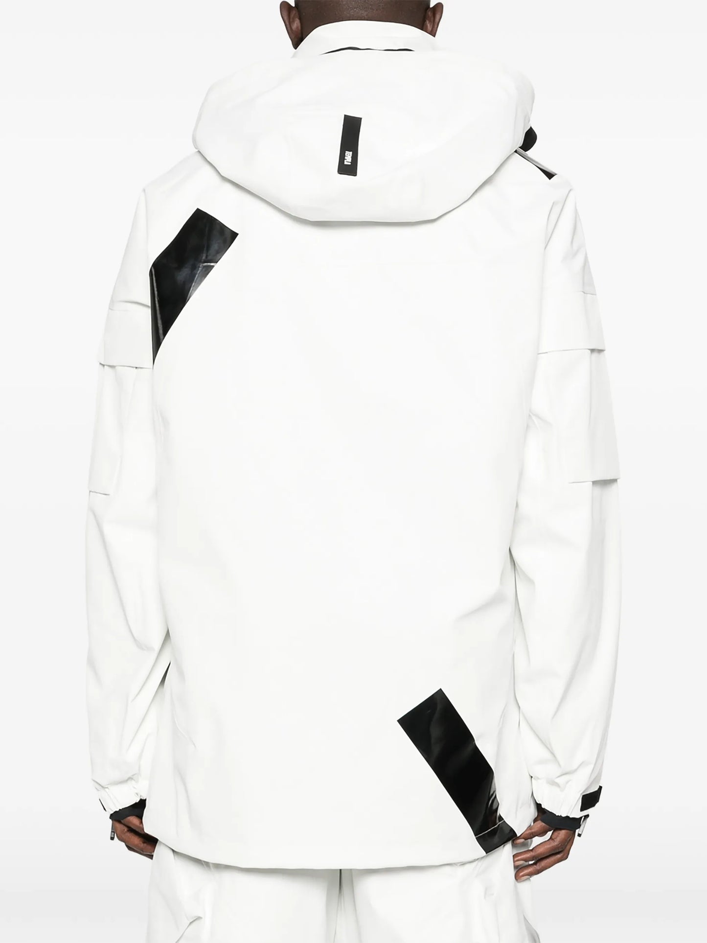 zip-fastening ski jacket