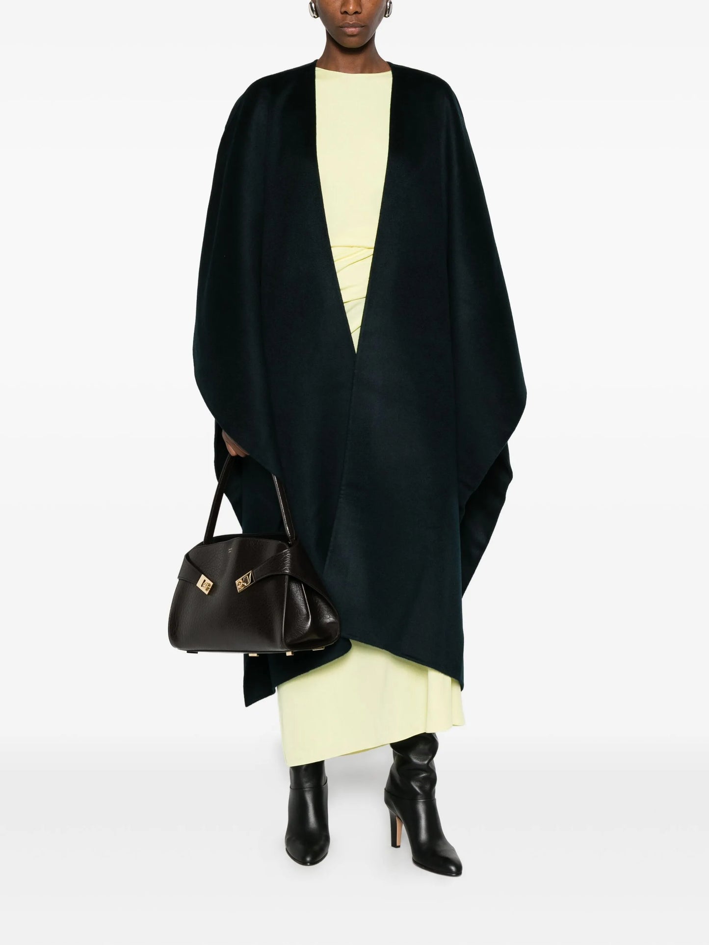 Delta poncho