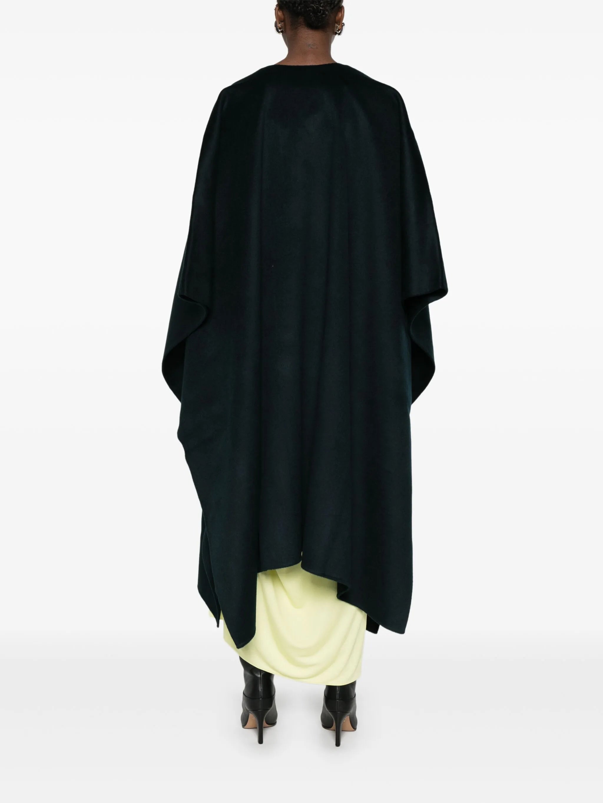 Delta poncho