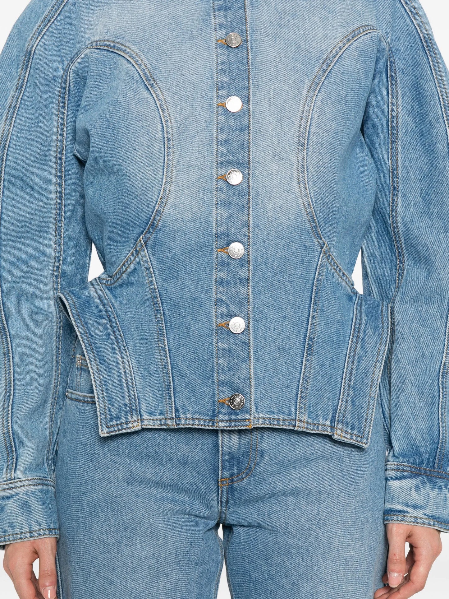button-fastening denim jacket