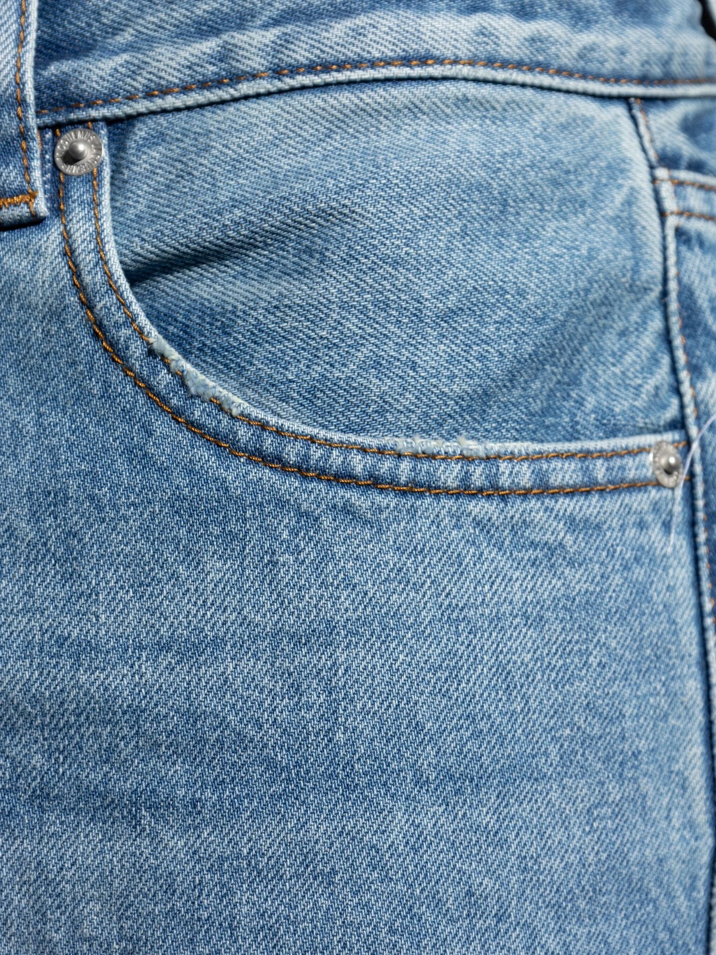 The straight de-Nîmes denim pants