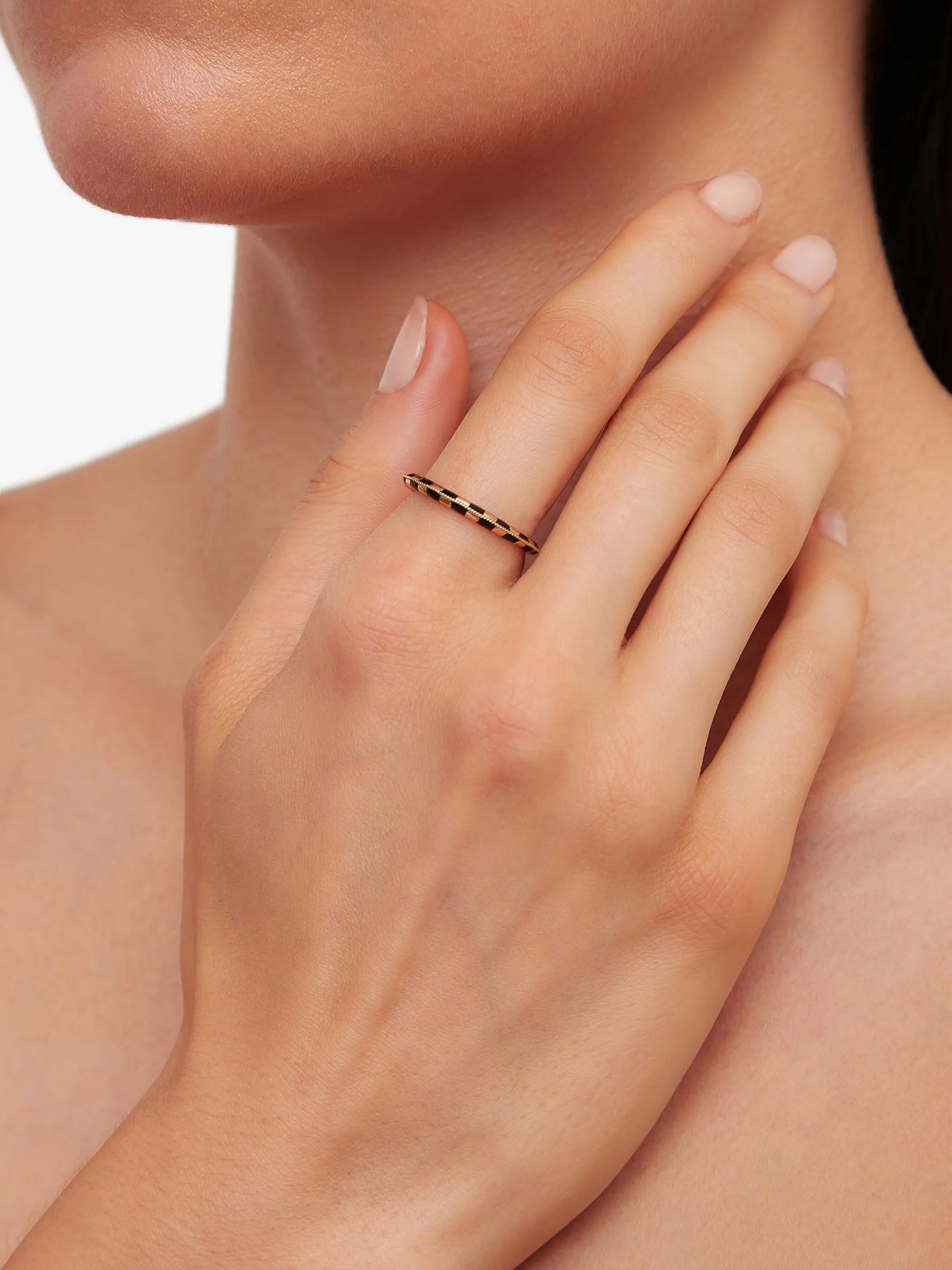 9K yellow gold check-pattern ring