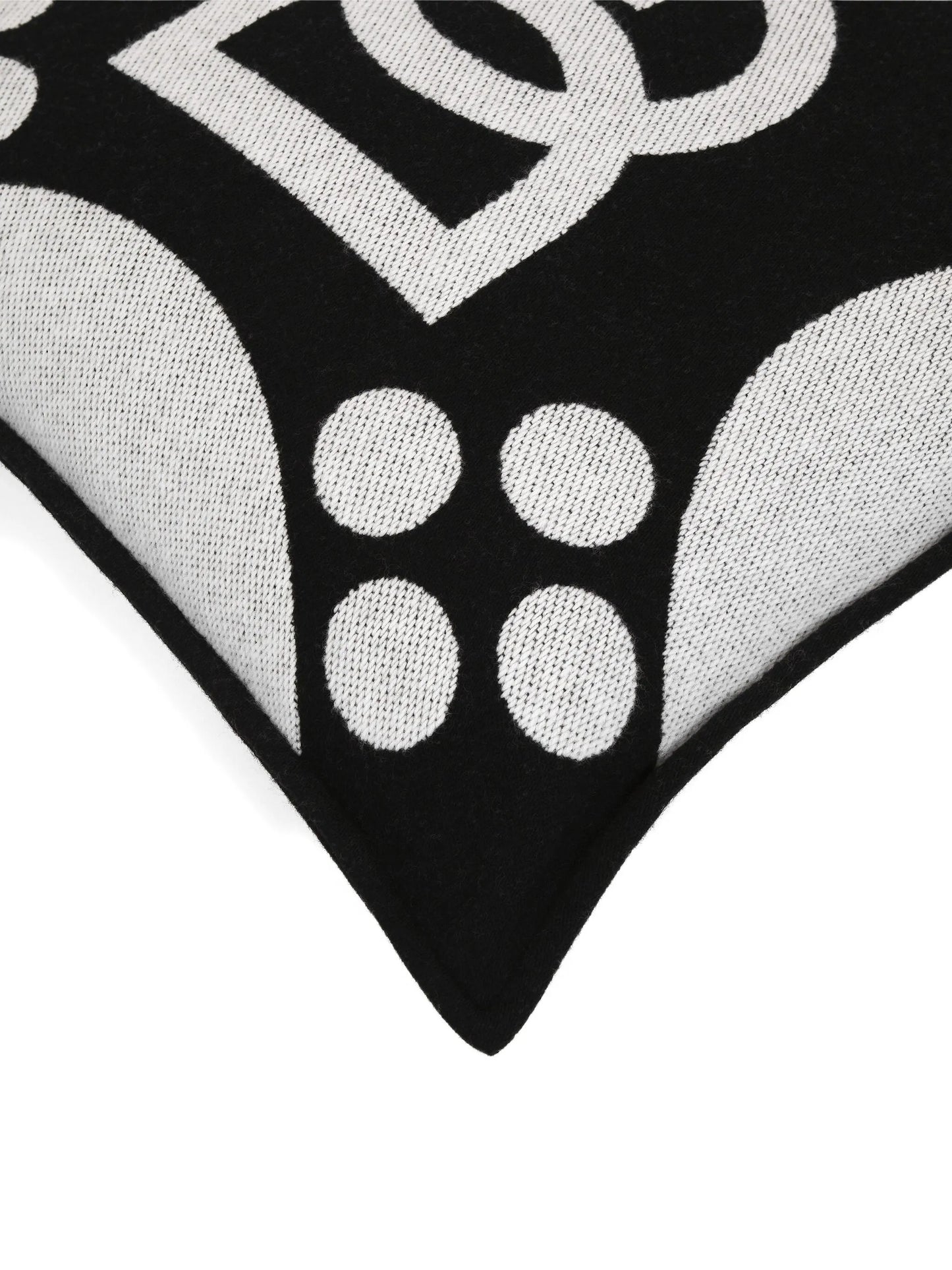 logo-detailed cushion