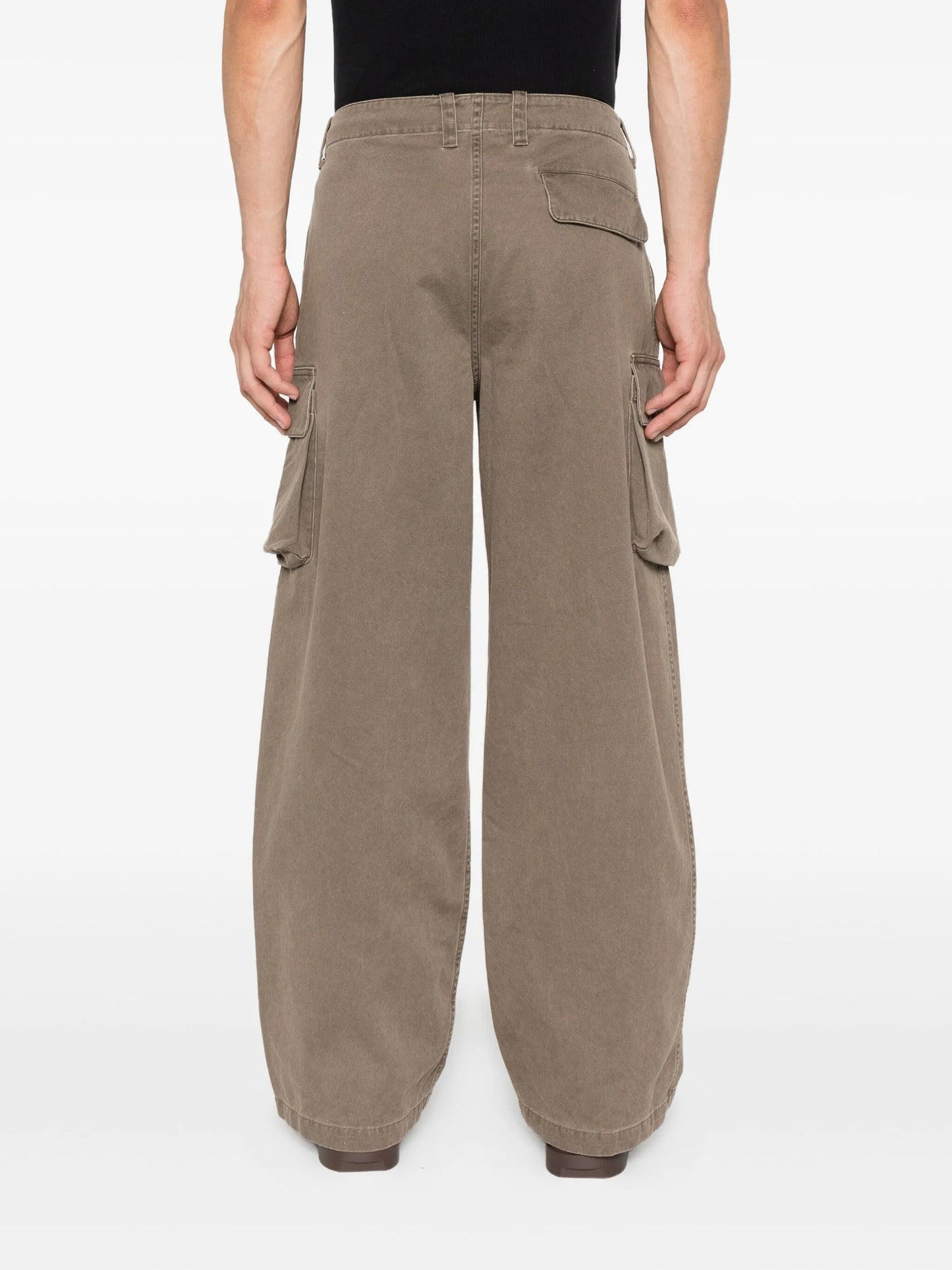 carg-pocket trousers
