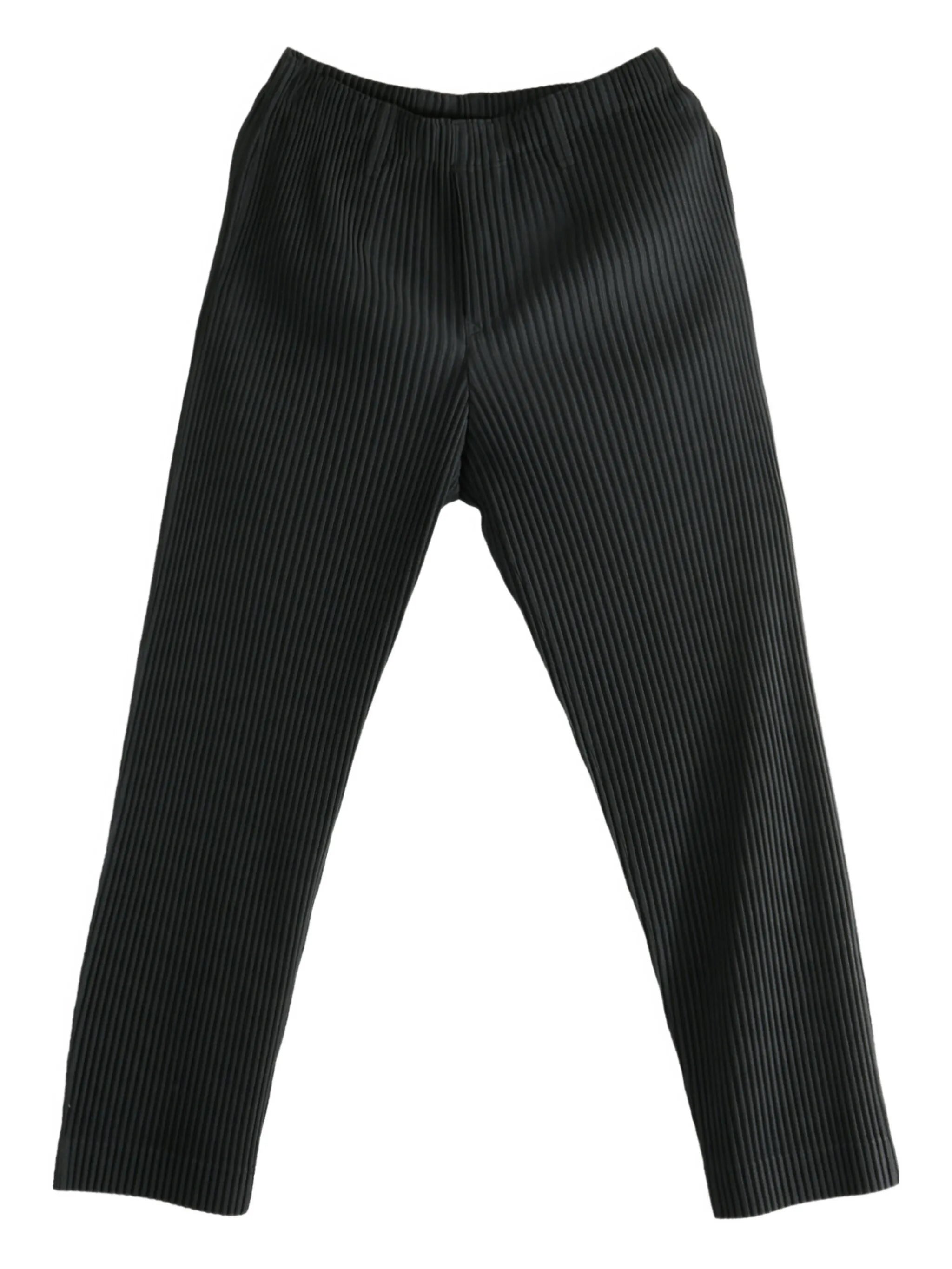 pleated trousers