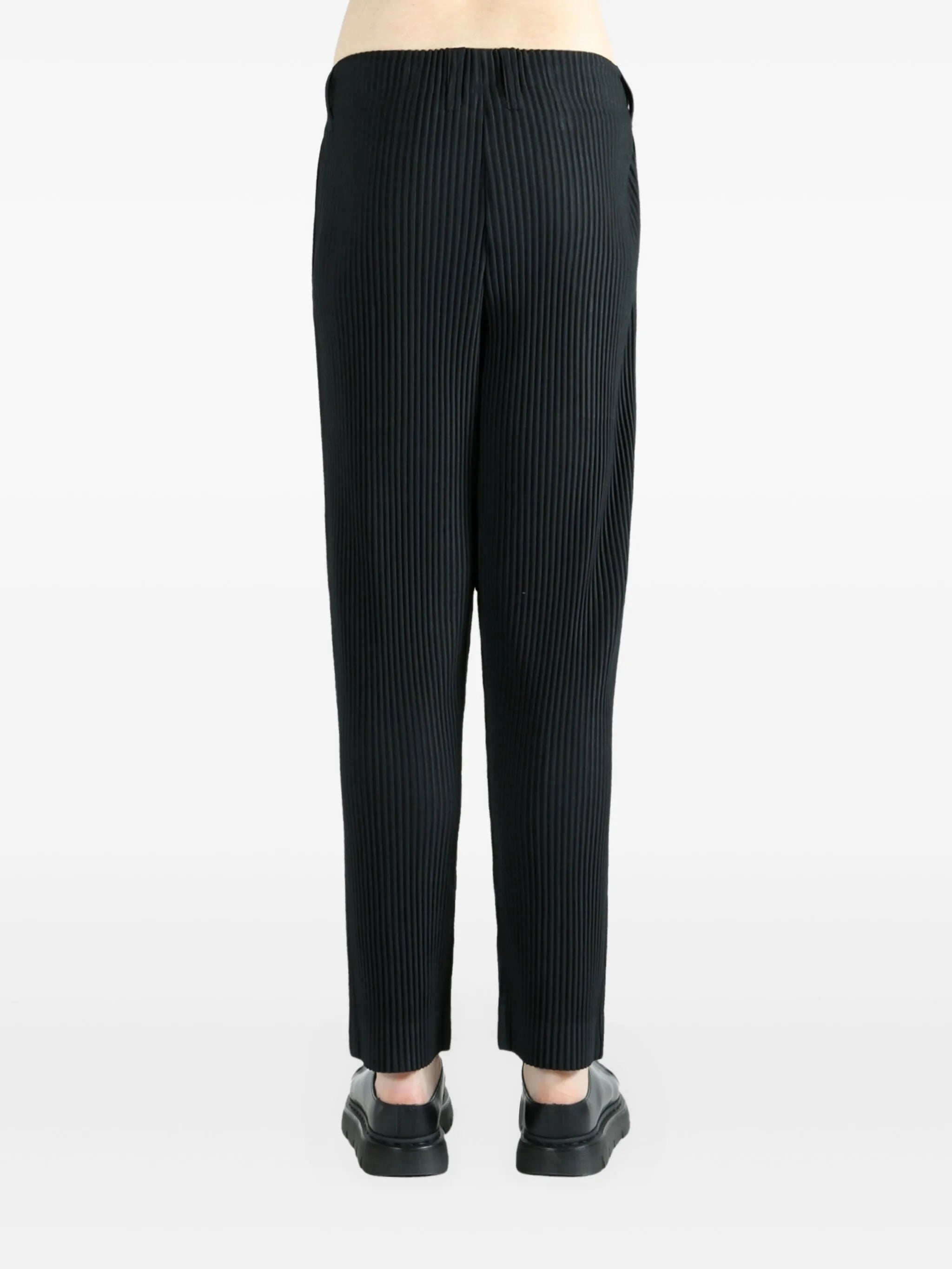 pleated trousers