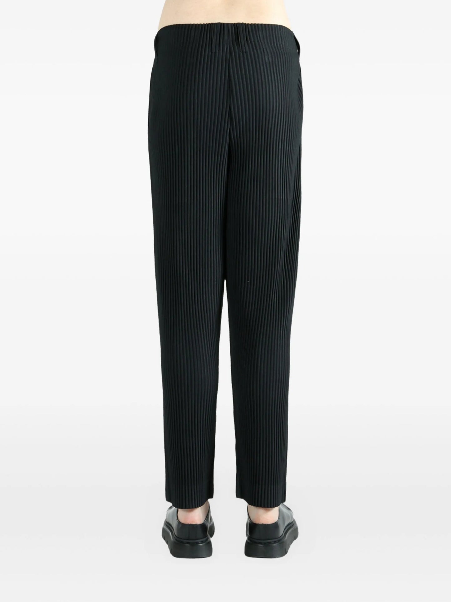 pleated trousers