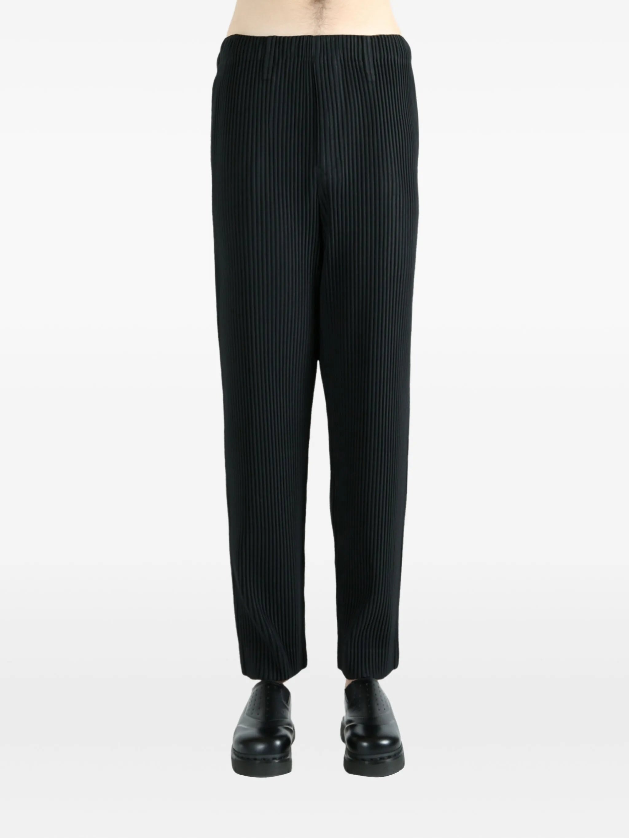 pleated trousers