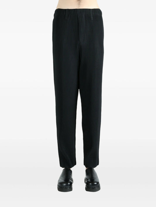 pleated trousers