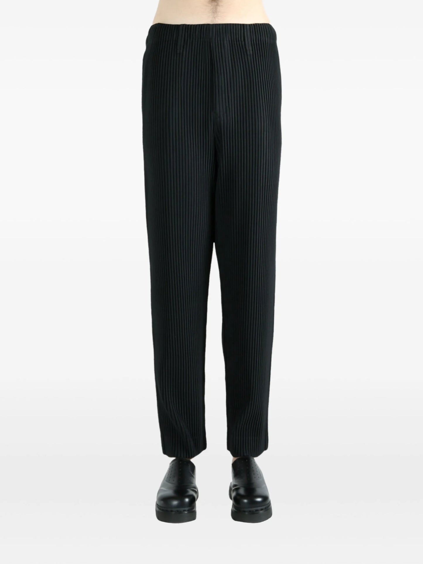 pleated trousers