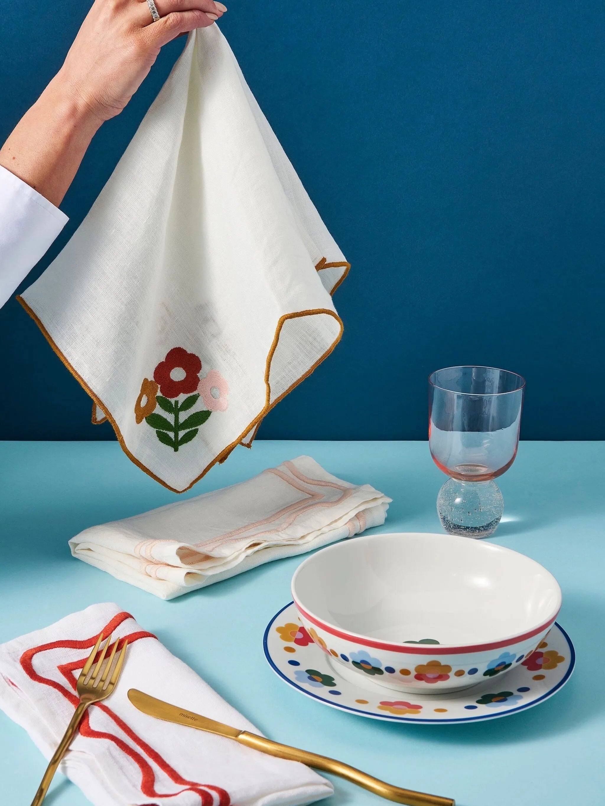 floral-embroidered napkins (set of four)