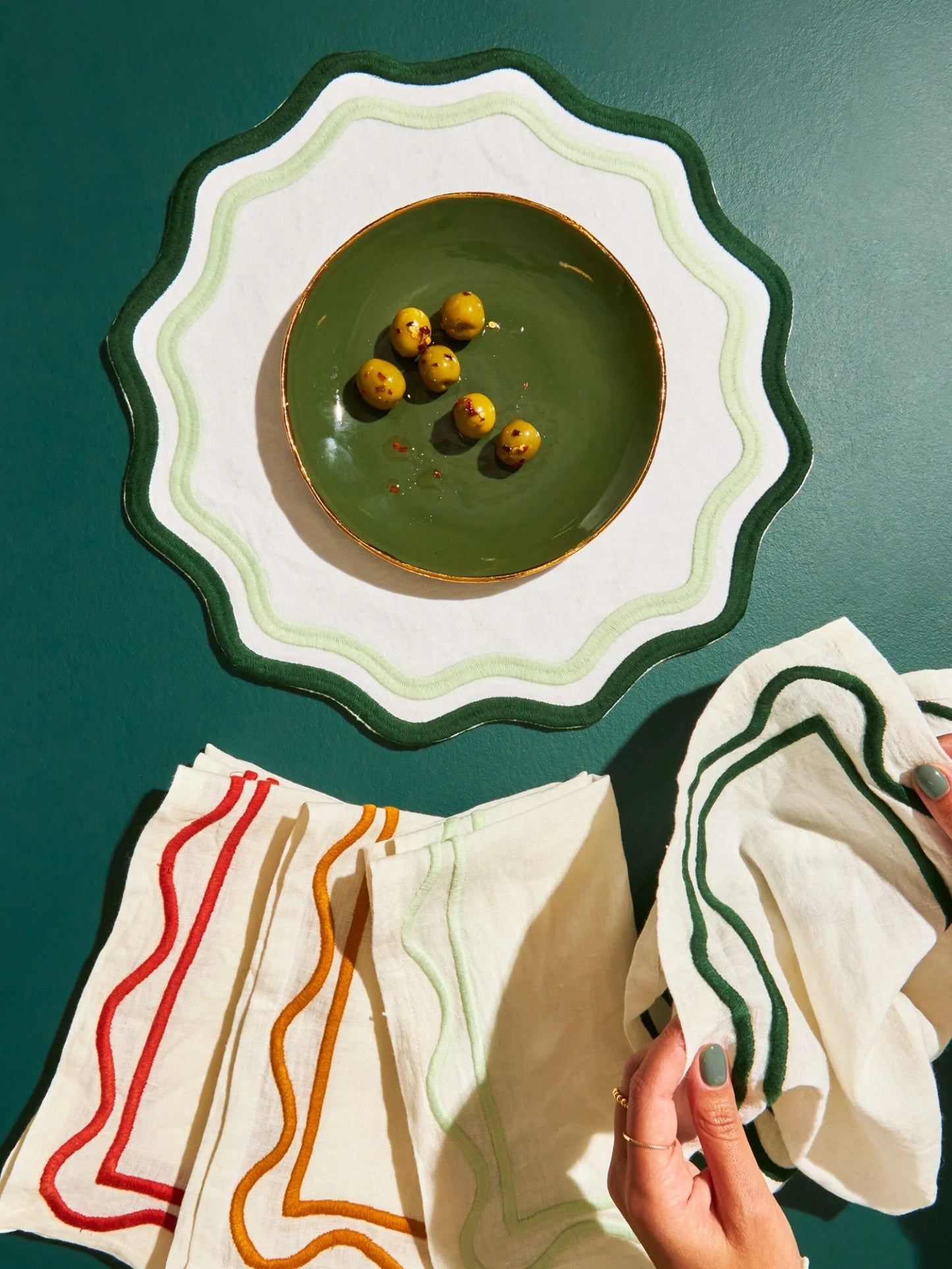 scalloped-edge embroidered napkins (set of four)
