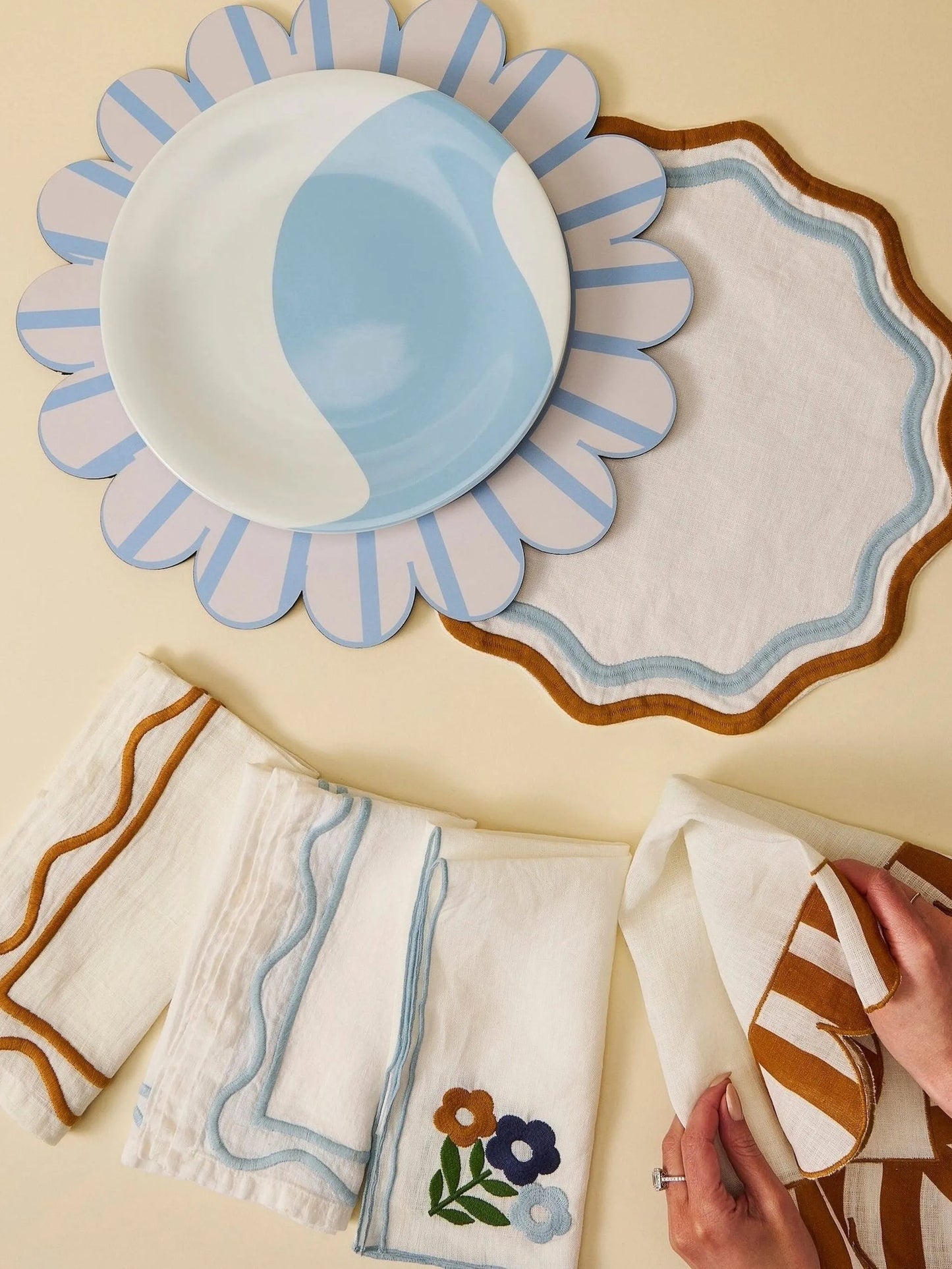 scalloped placemats (set of four)