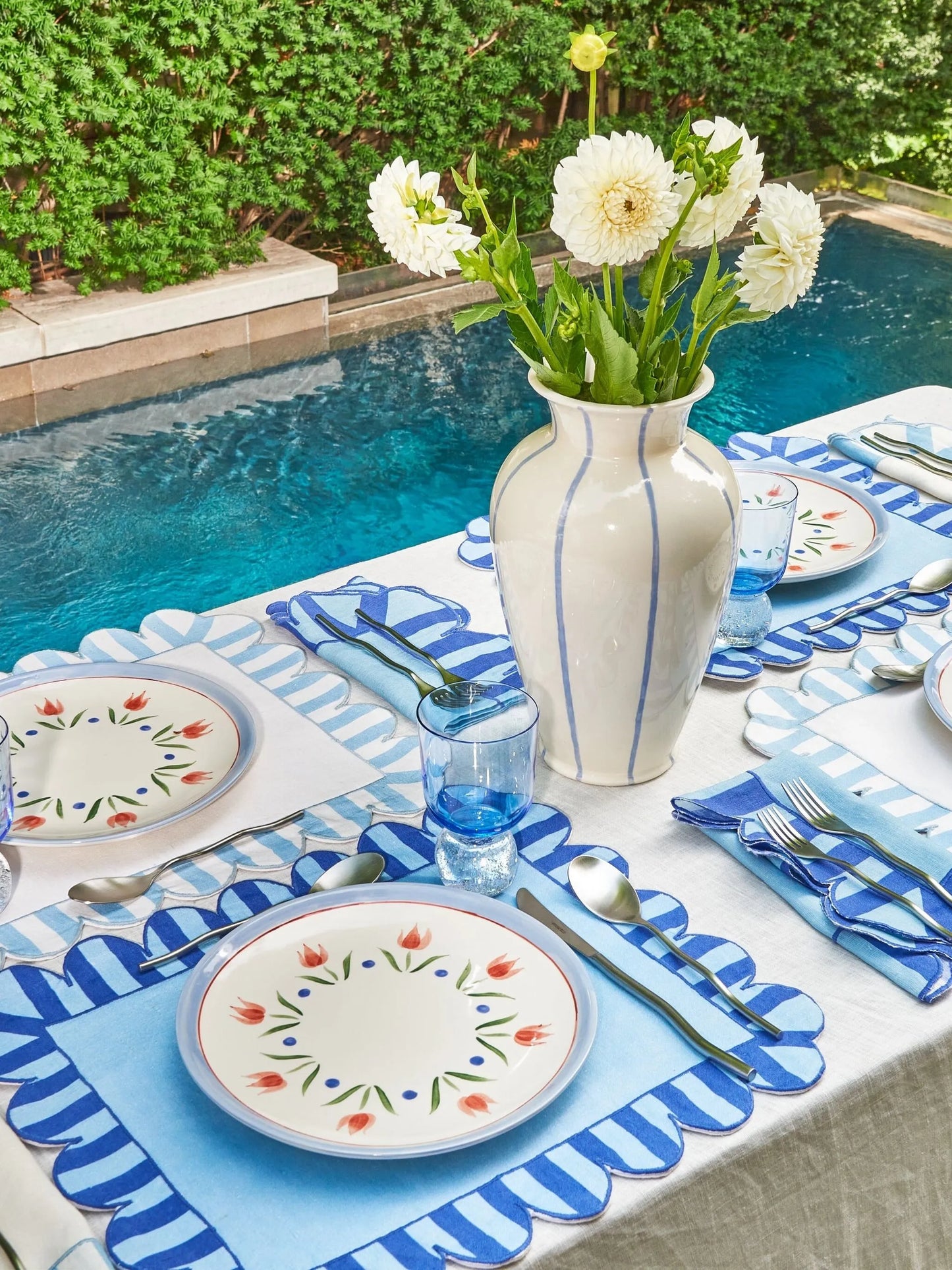 scalloped-edge striped linen napkins (set of four)