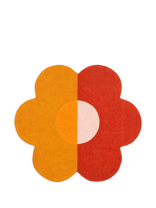 flower-shaped linen placemats (set of four)