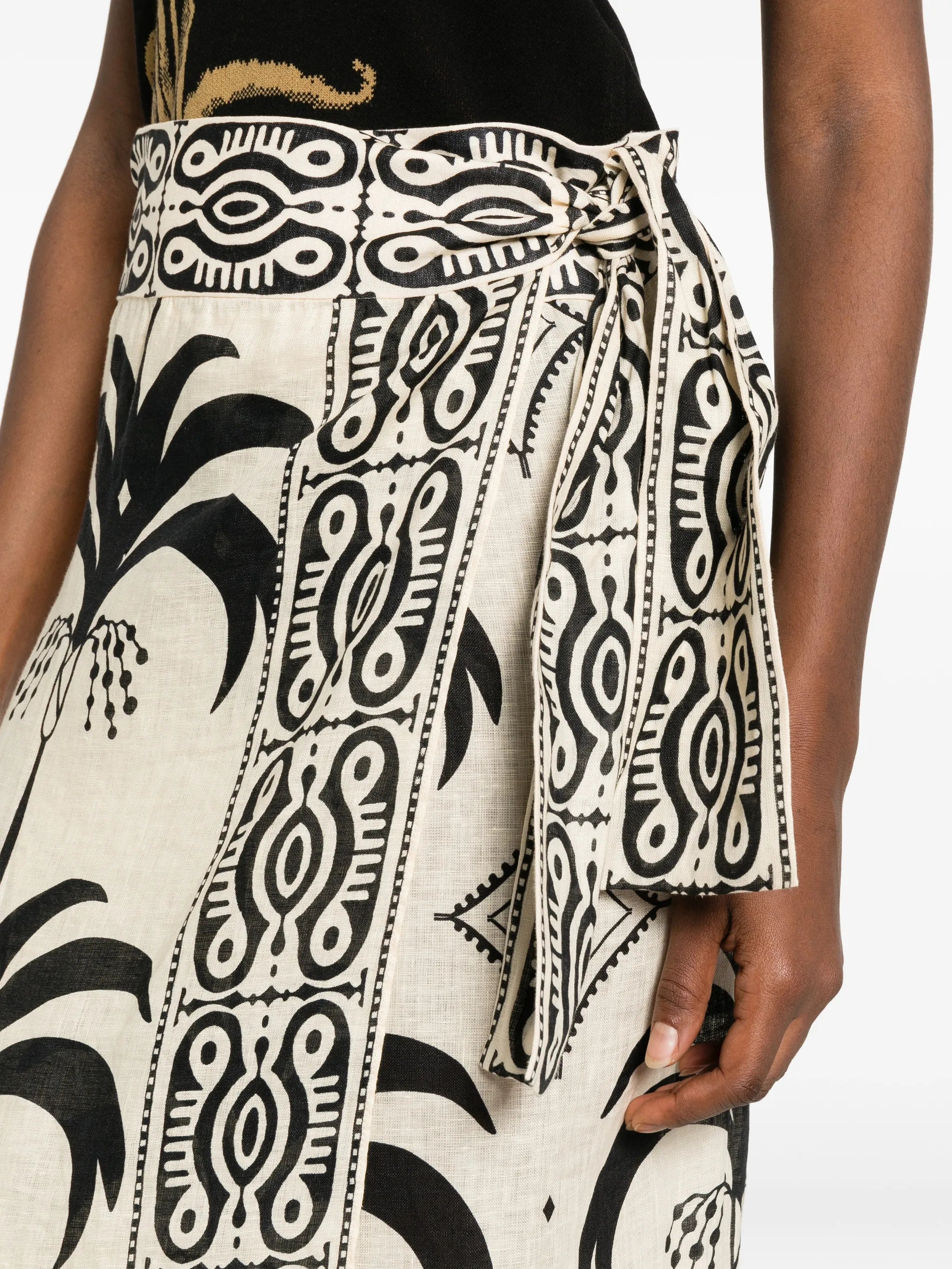 Significado Poderoso midi skirt