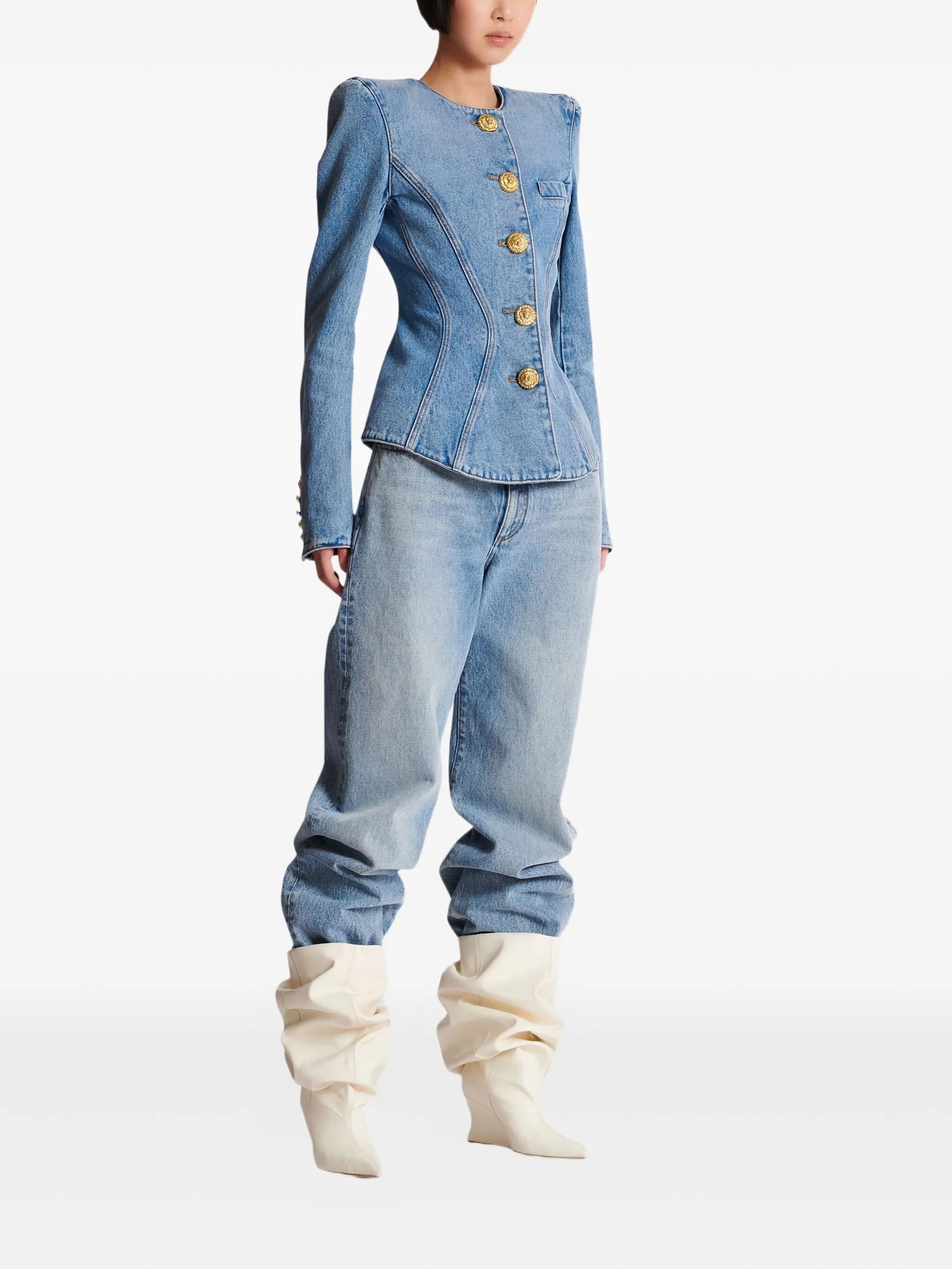 padded-shoulder buttoned denim jacket
