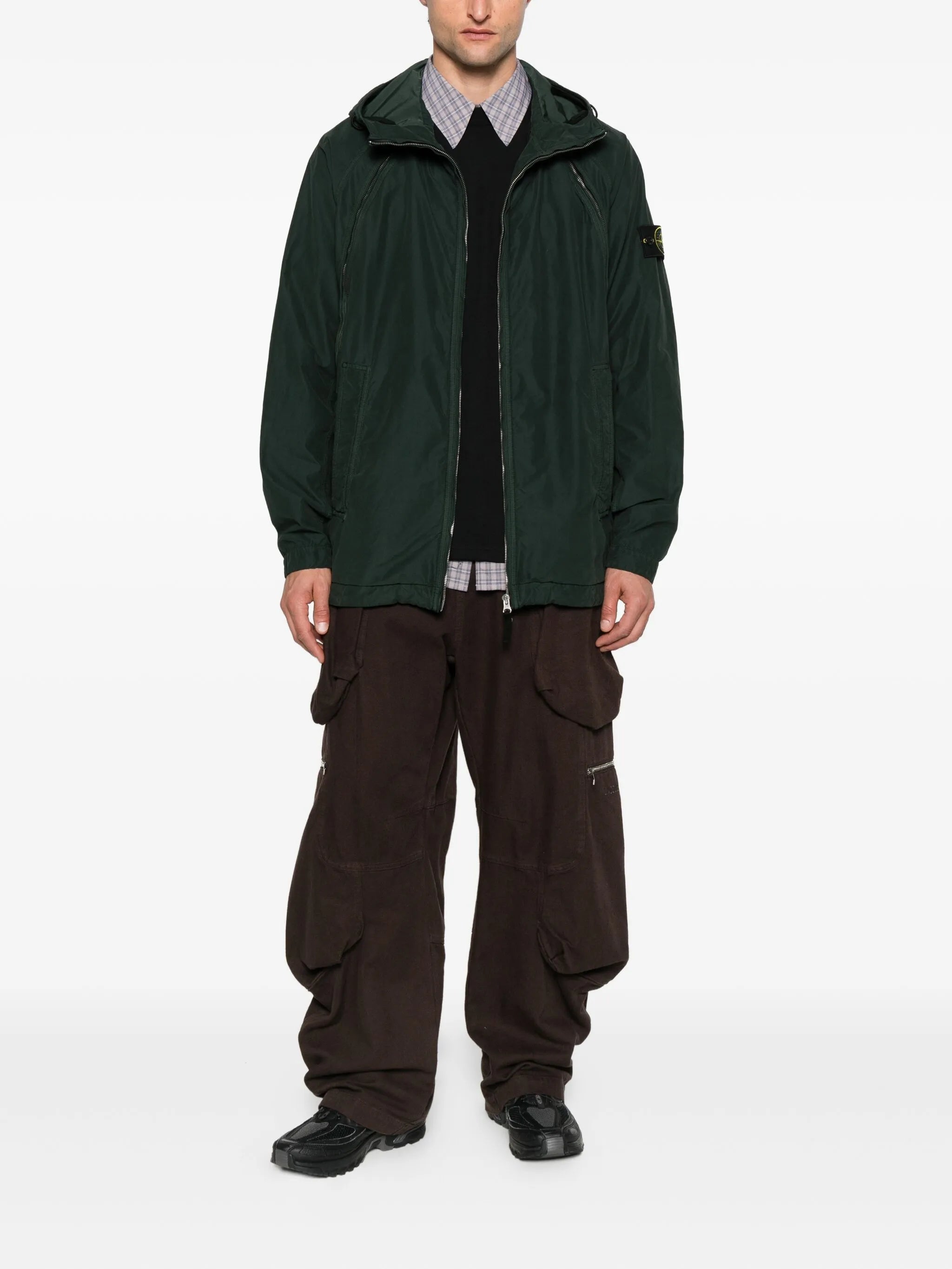 zip-fastening hooded jacket