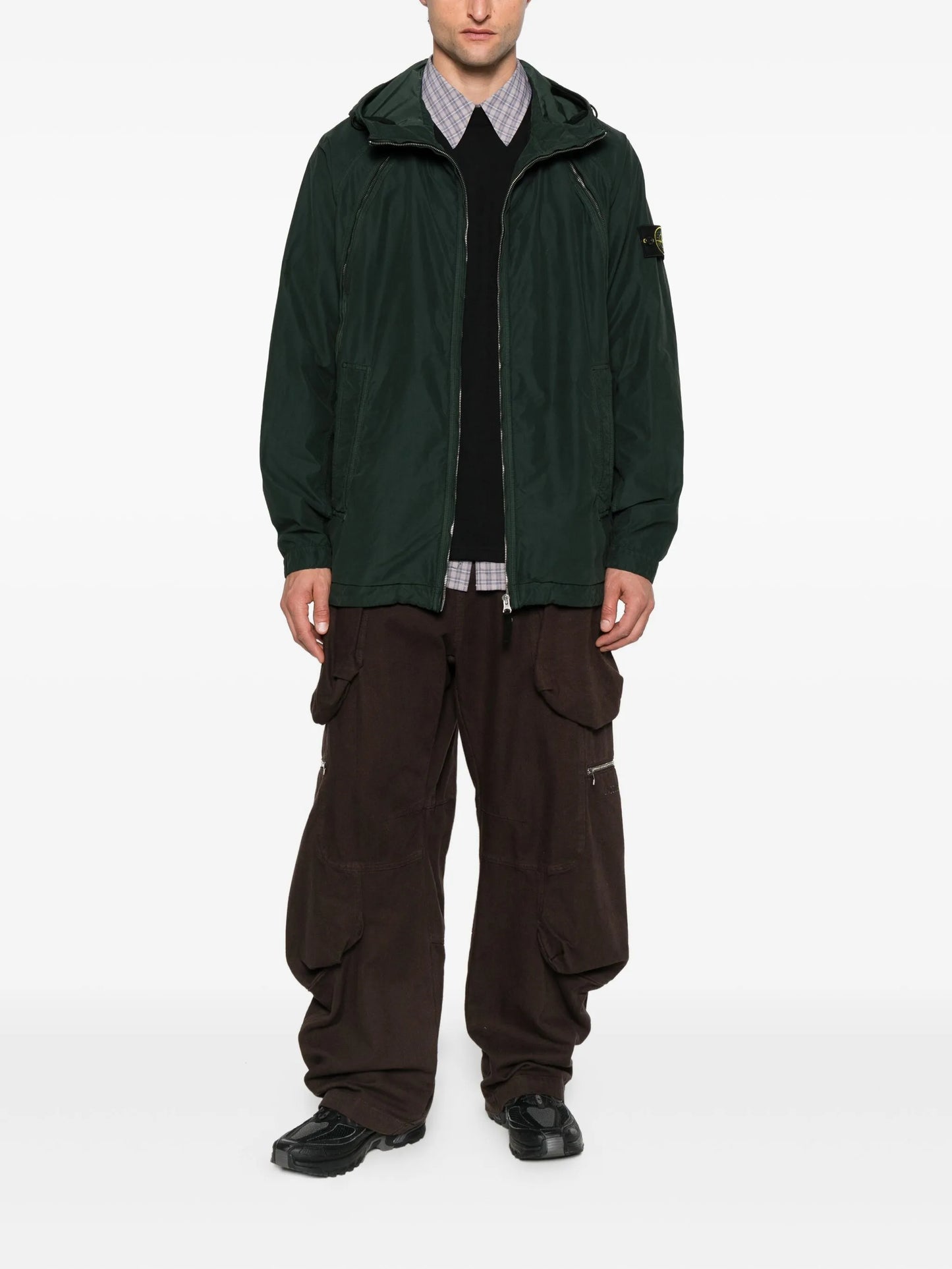 zip-fastening hooded jacket