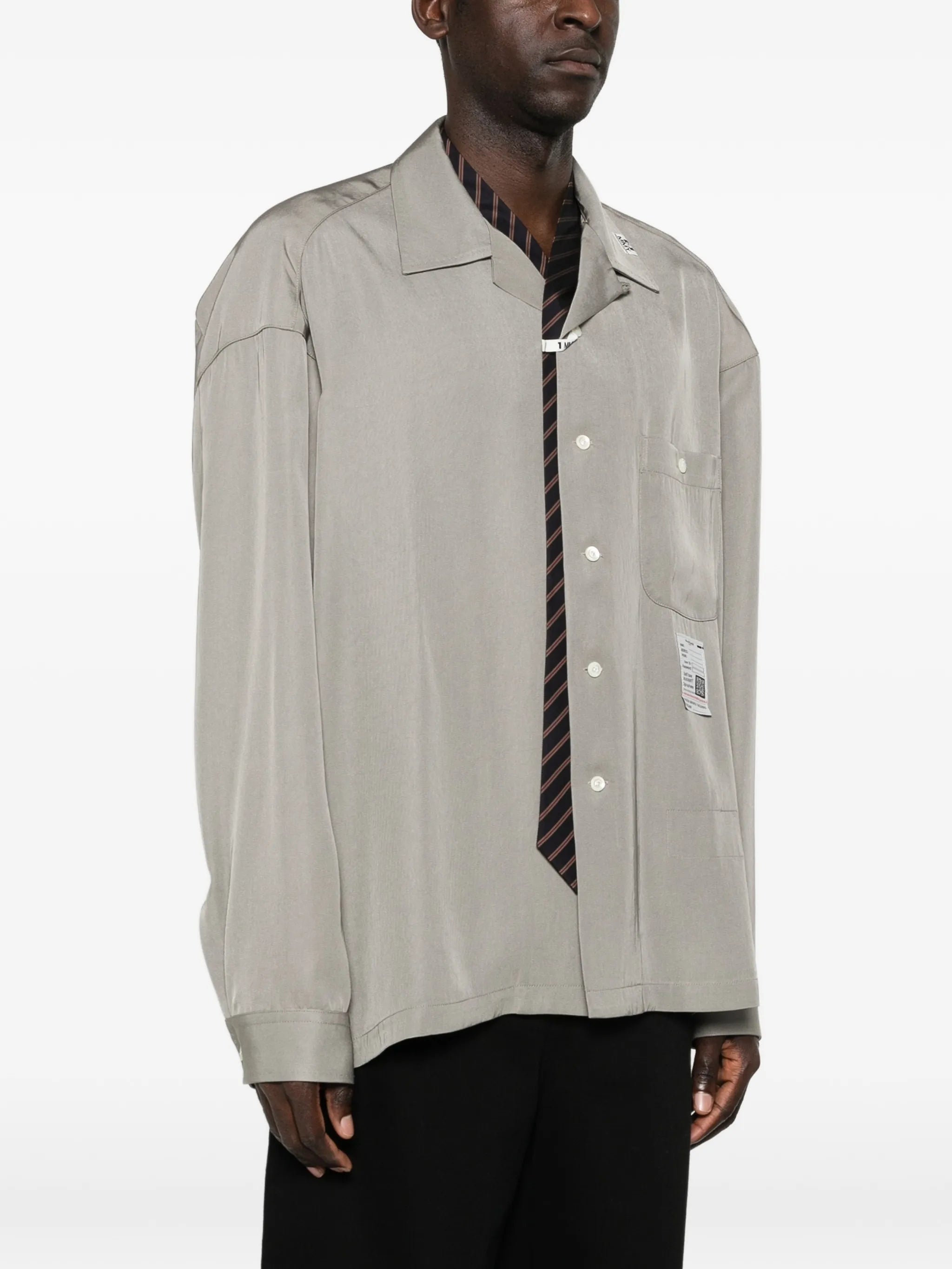 logo-patch shirt