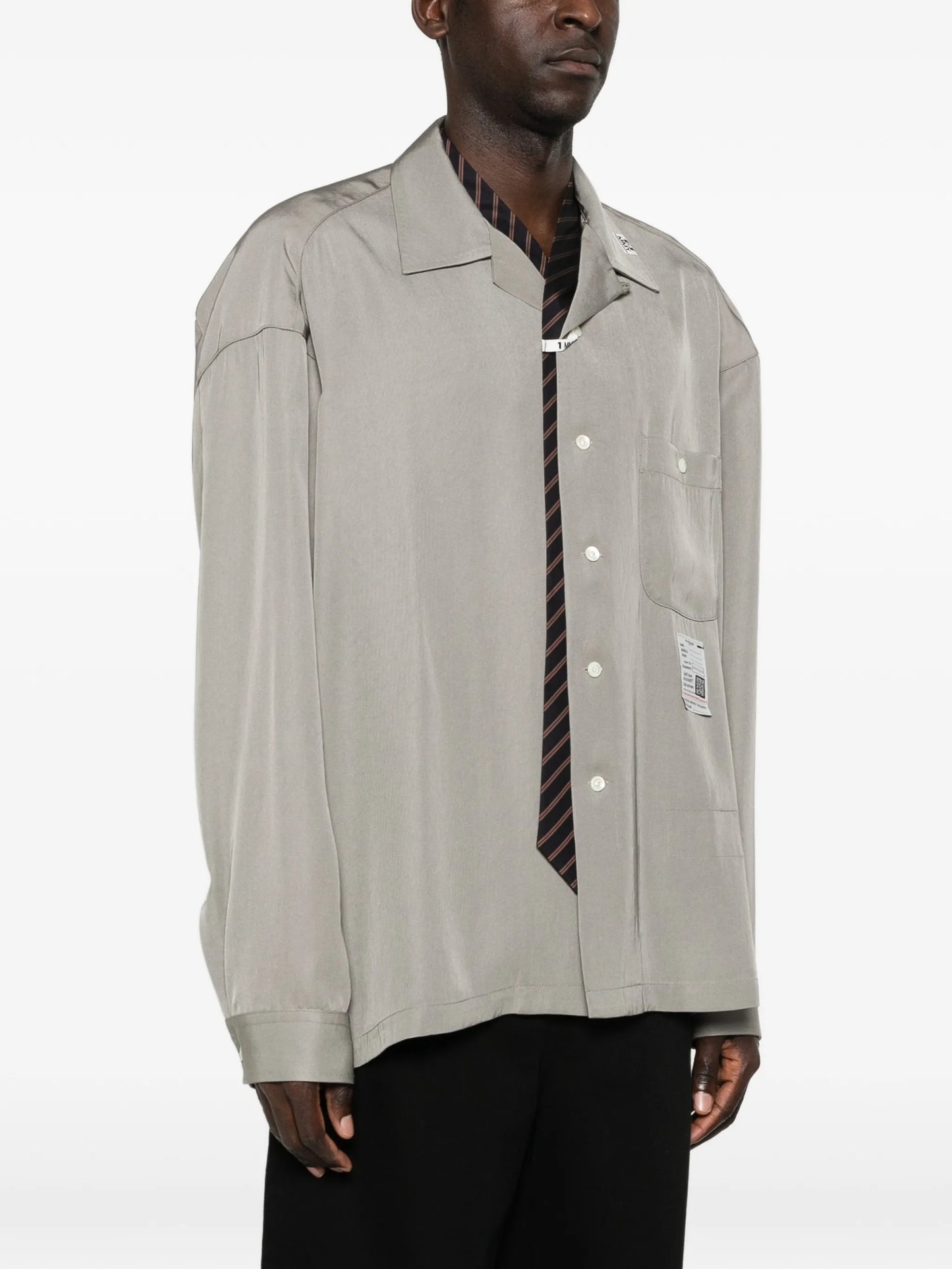 logo-patch shirt