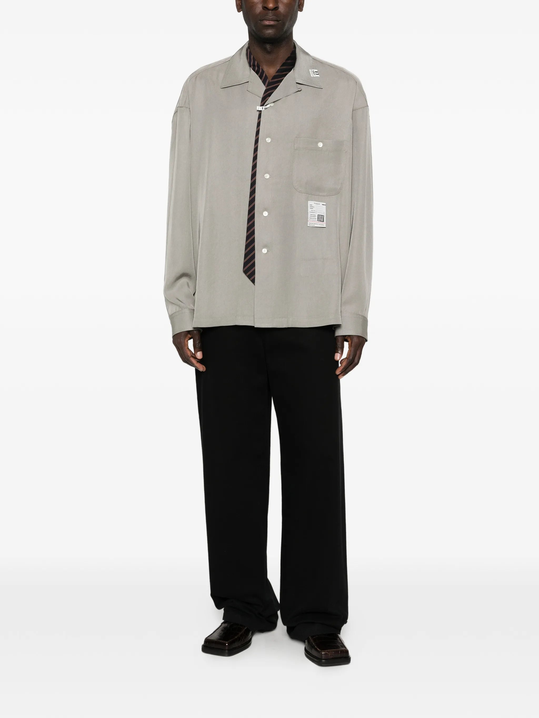 logo-patch shirt