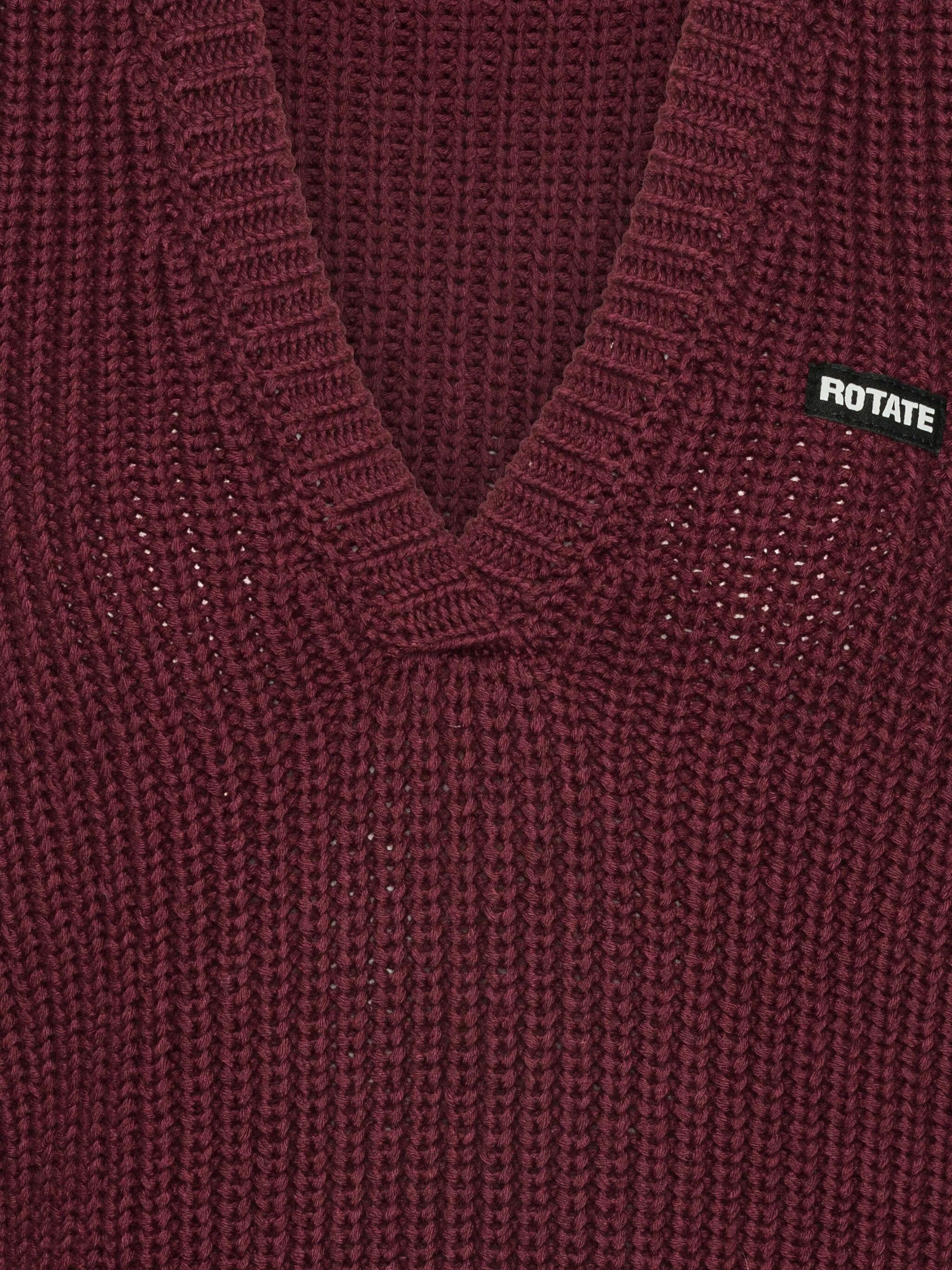 V-neck knitted vest