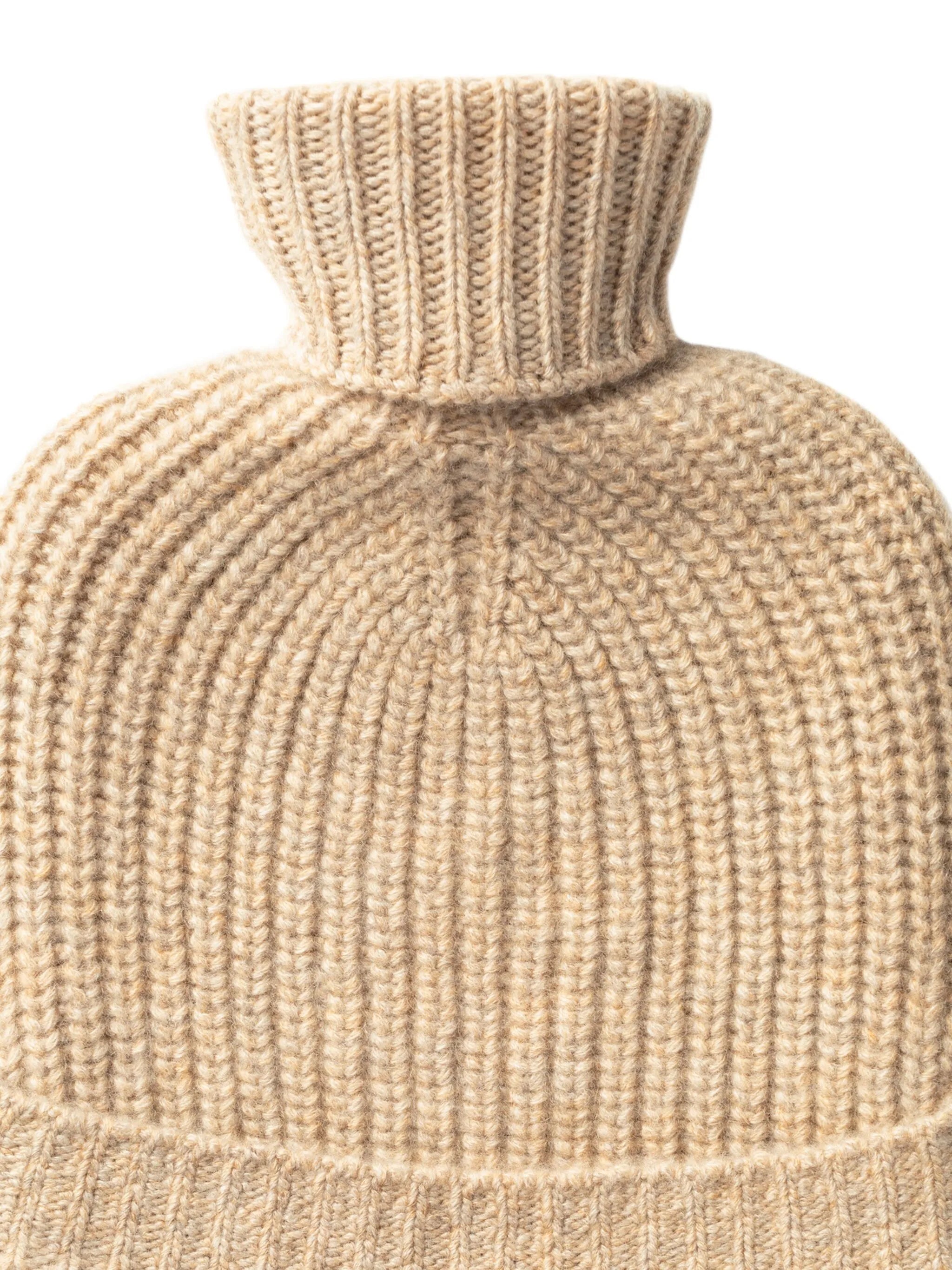 ribbed-knit hot water cover