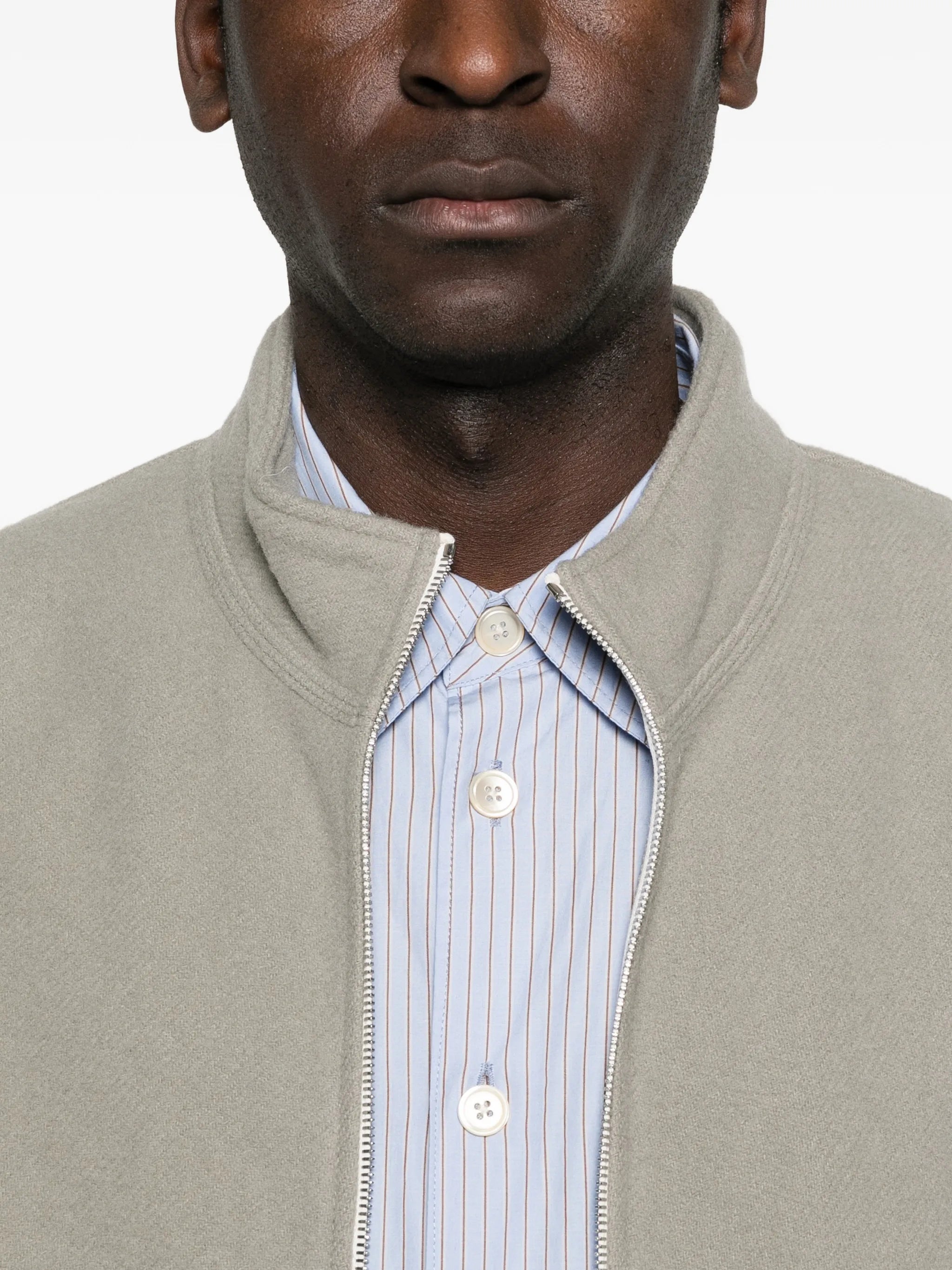 zip-fastening pocket gilet