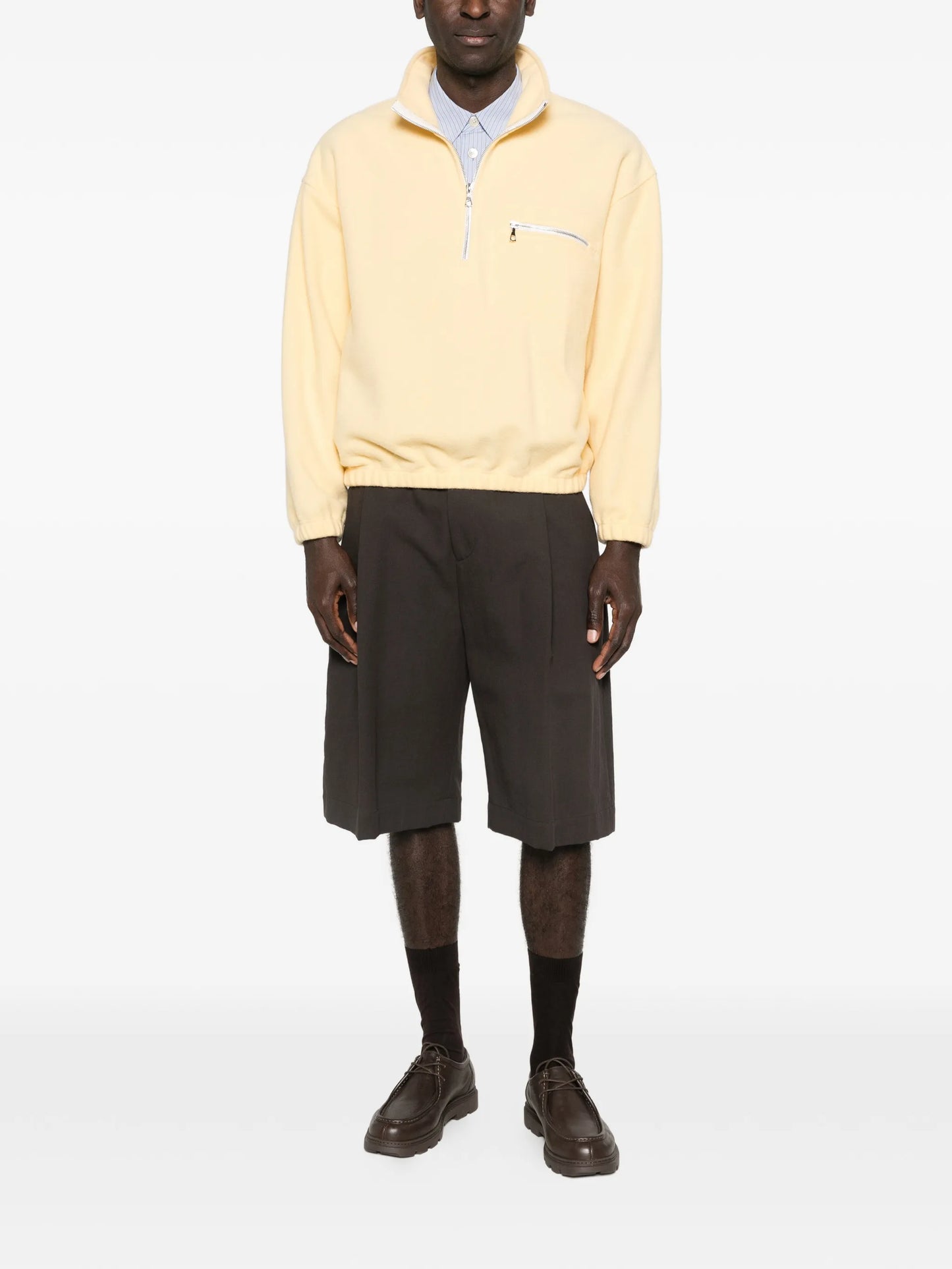 zip-fastening pocket sweatshirt