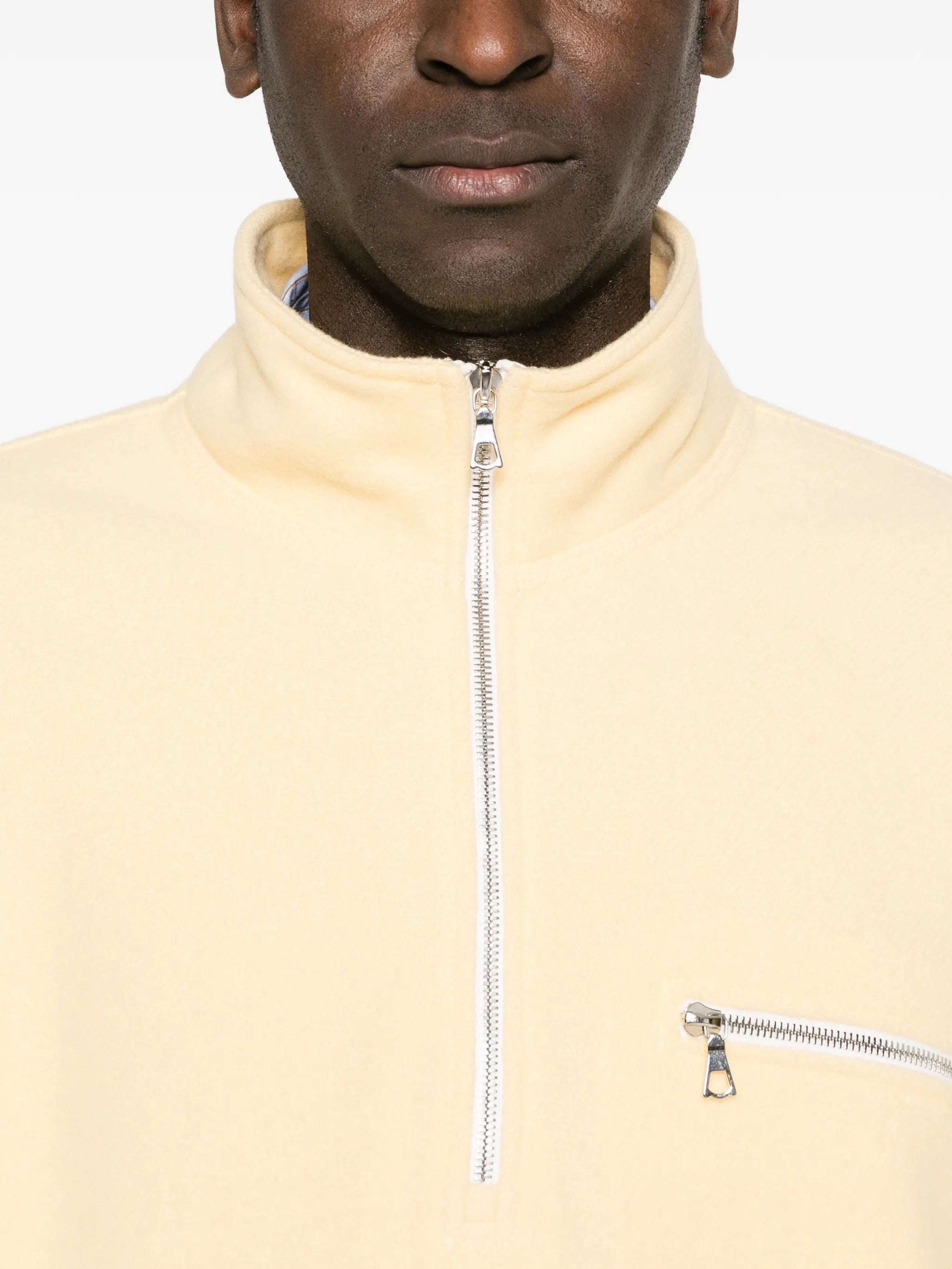 zip-fastening pocket sweatshirt