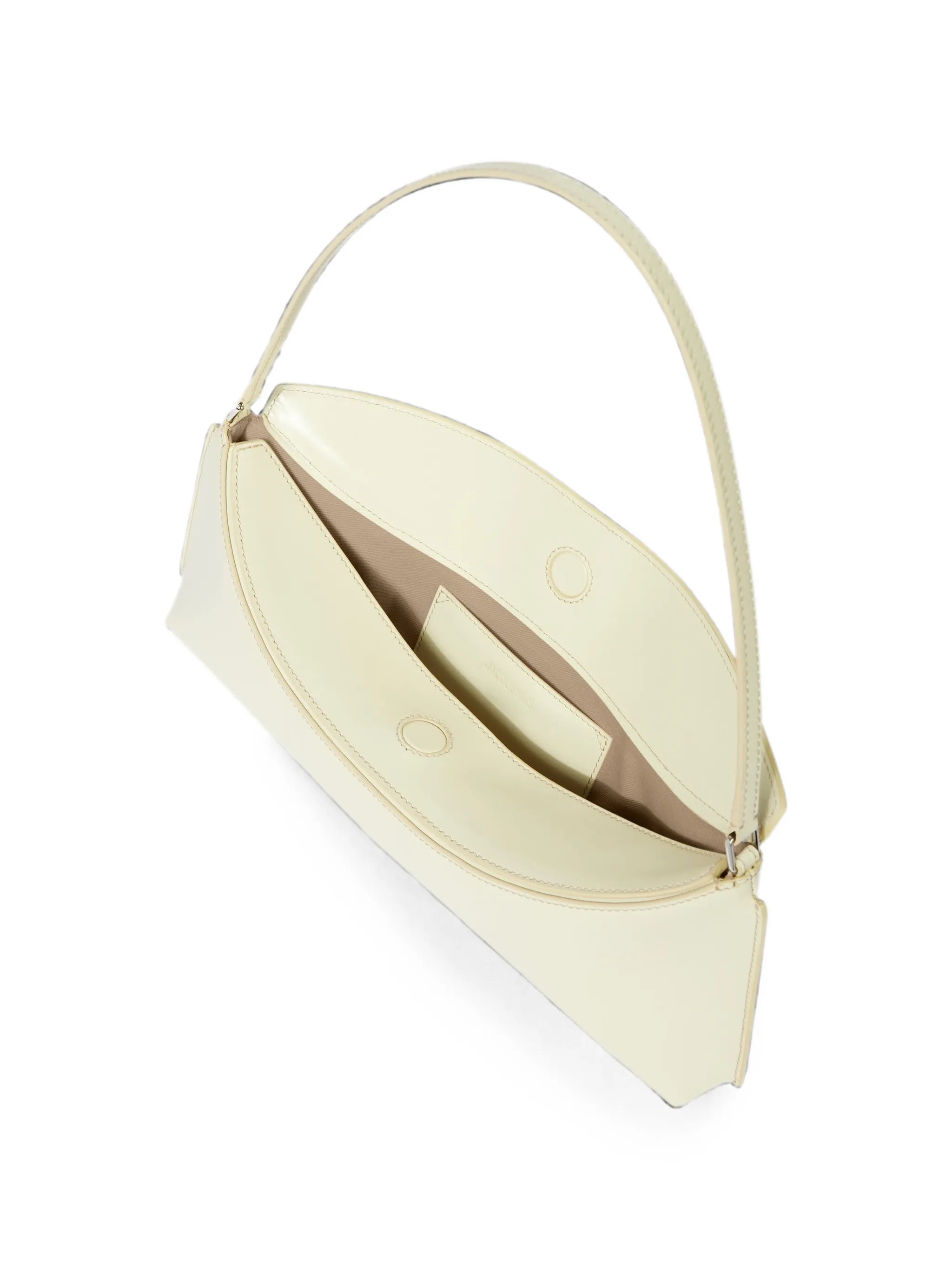 The Ovalo clutch