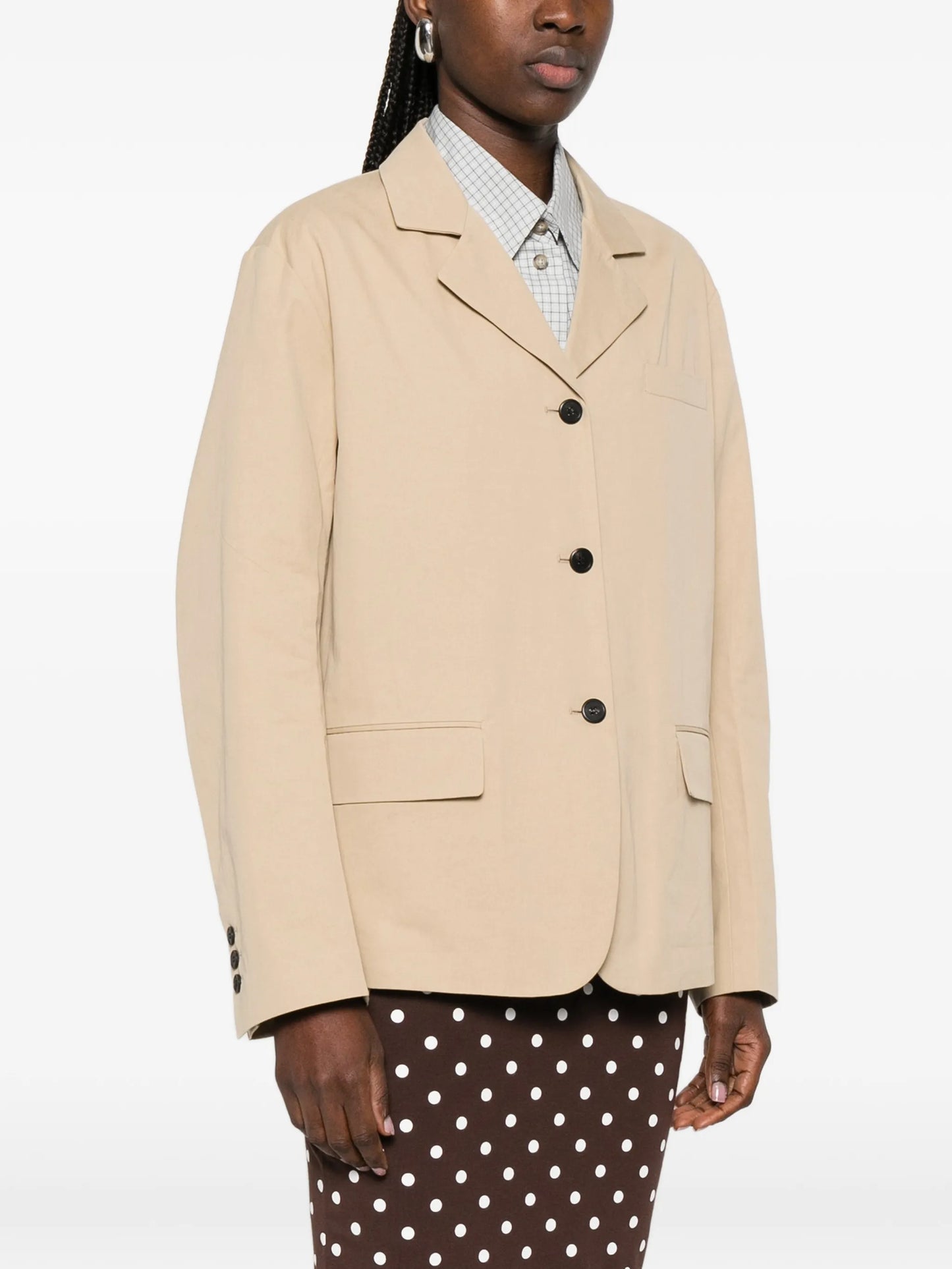 button-fastening blazer
