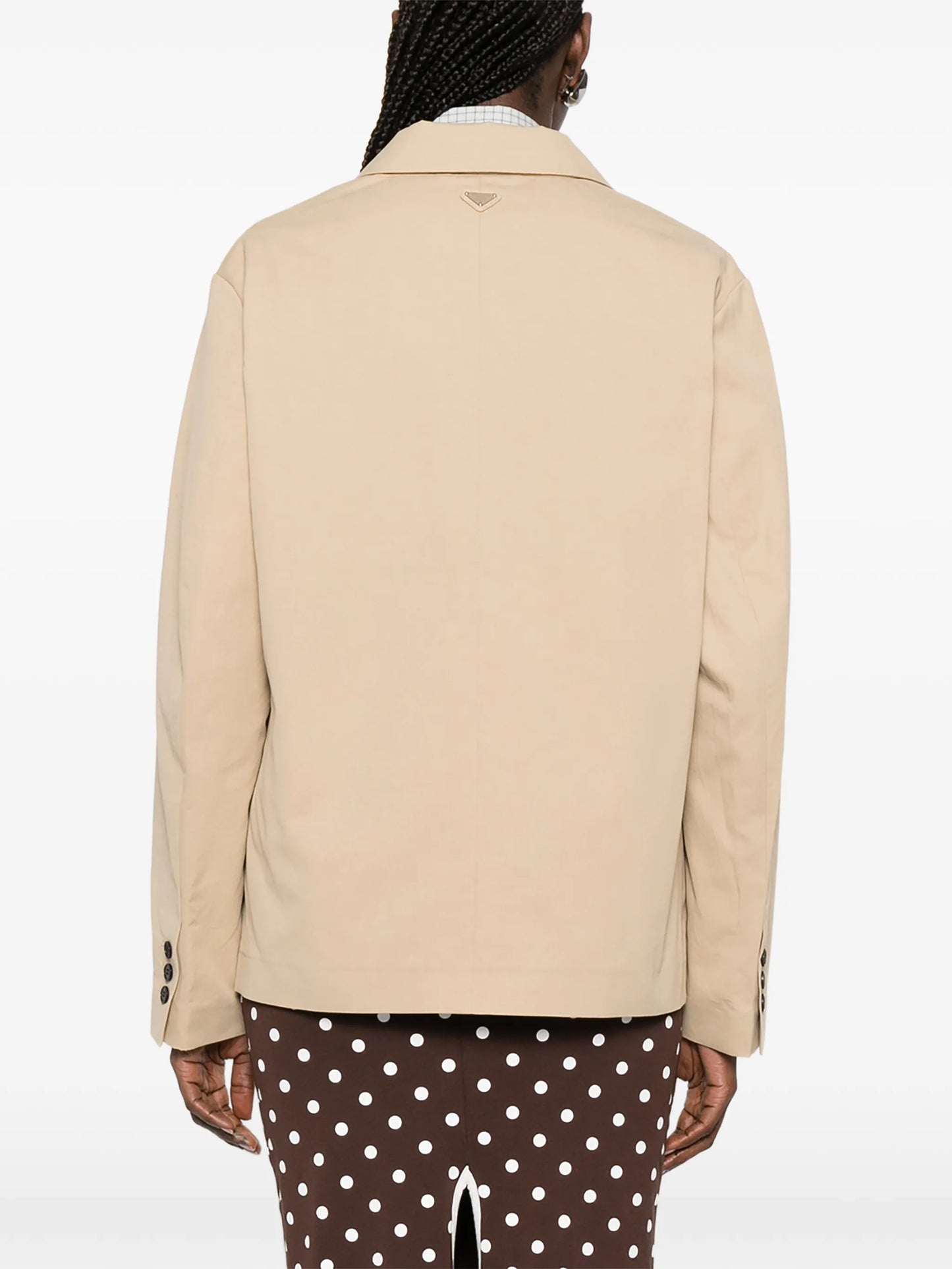 button-fastening blazer