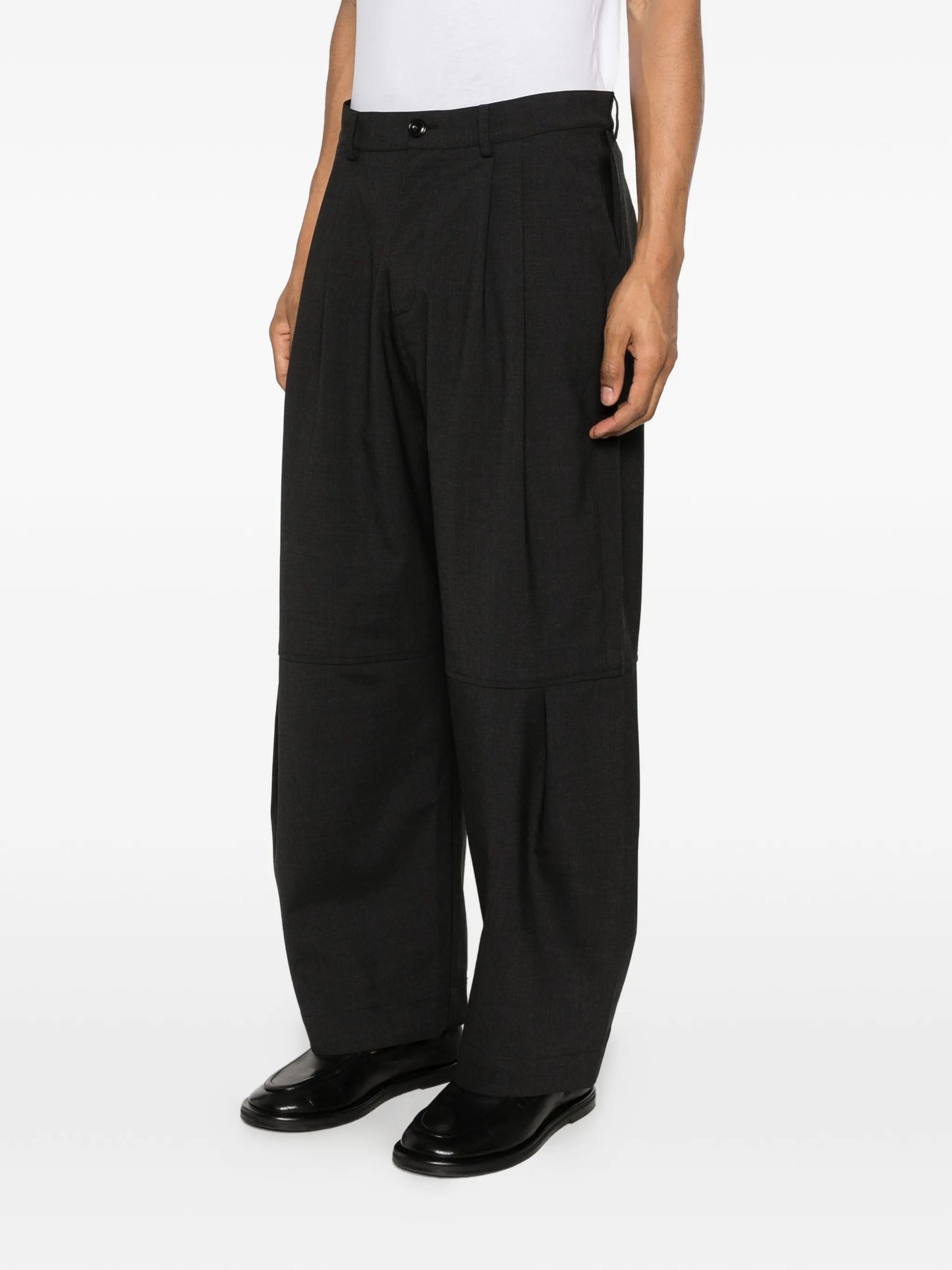 Zushi pleated trousers