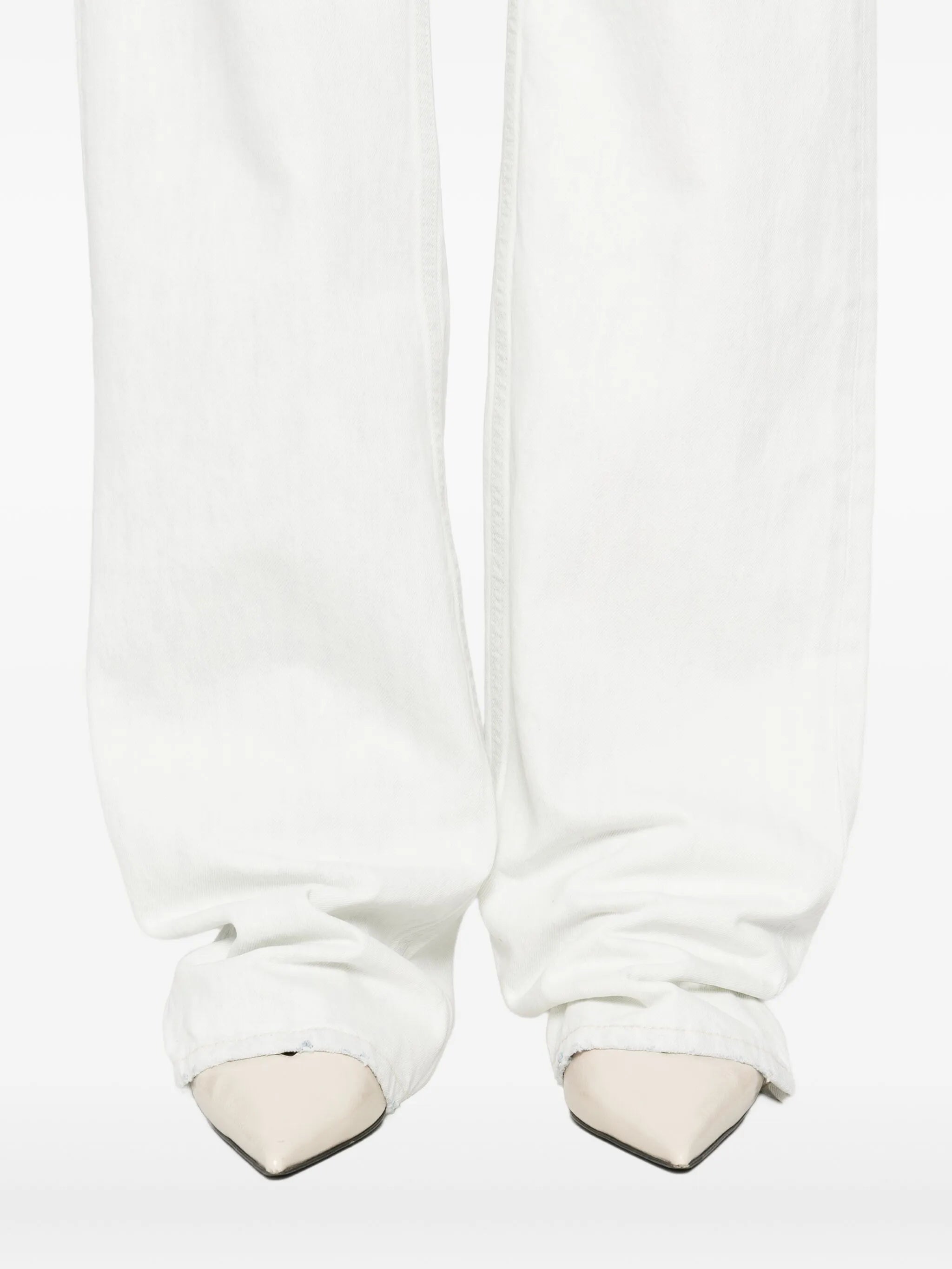 02 straight-leg jeans