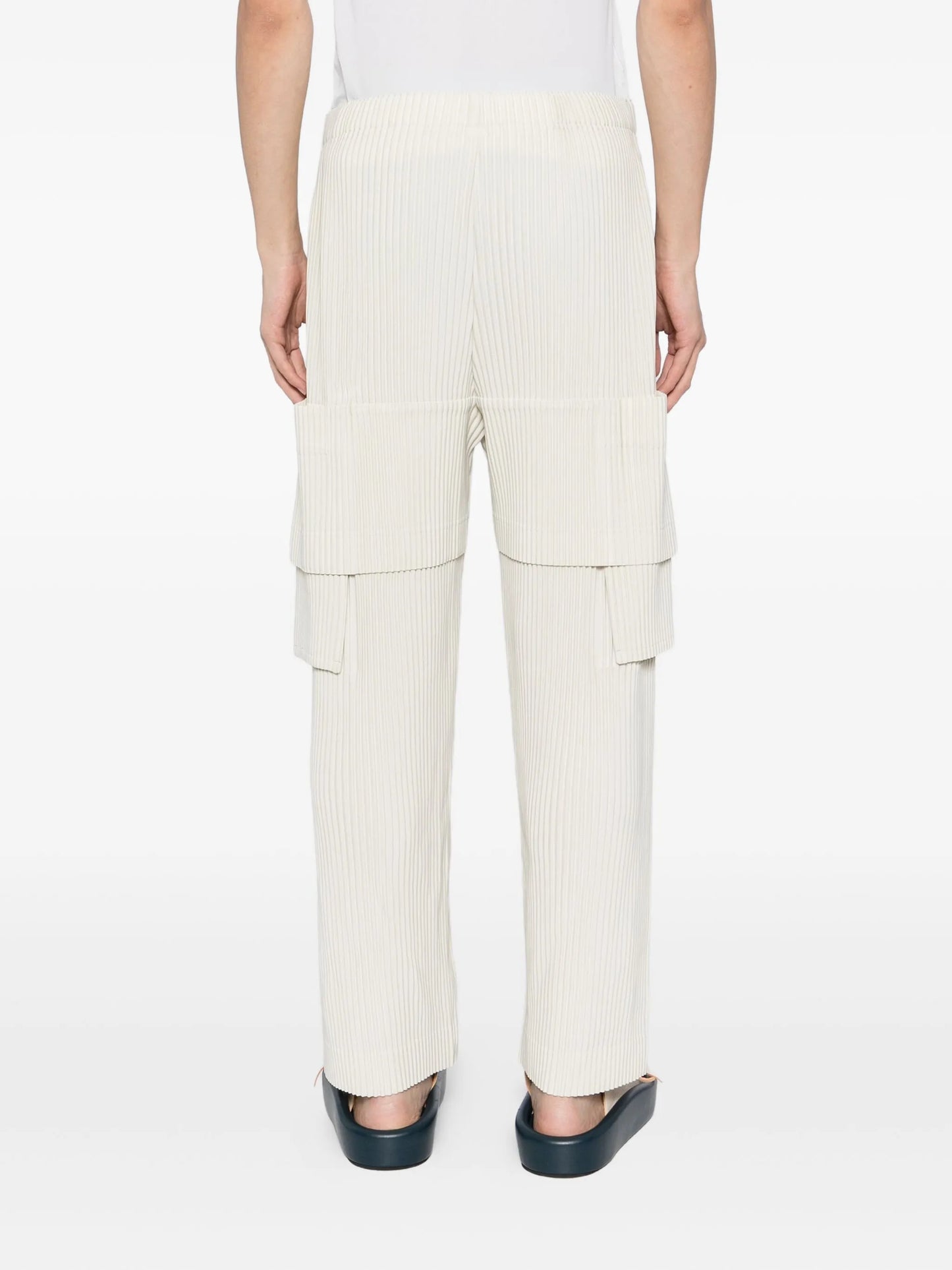 multi-pocket trousers