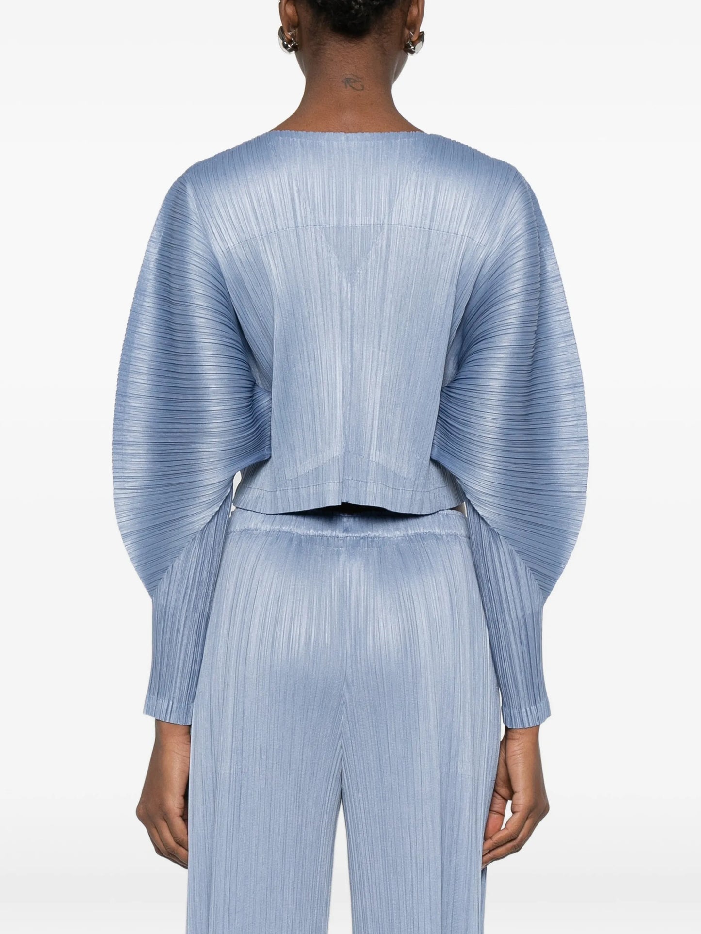 puffy V-neck top