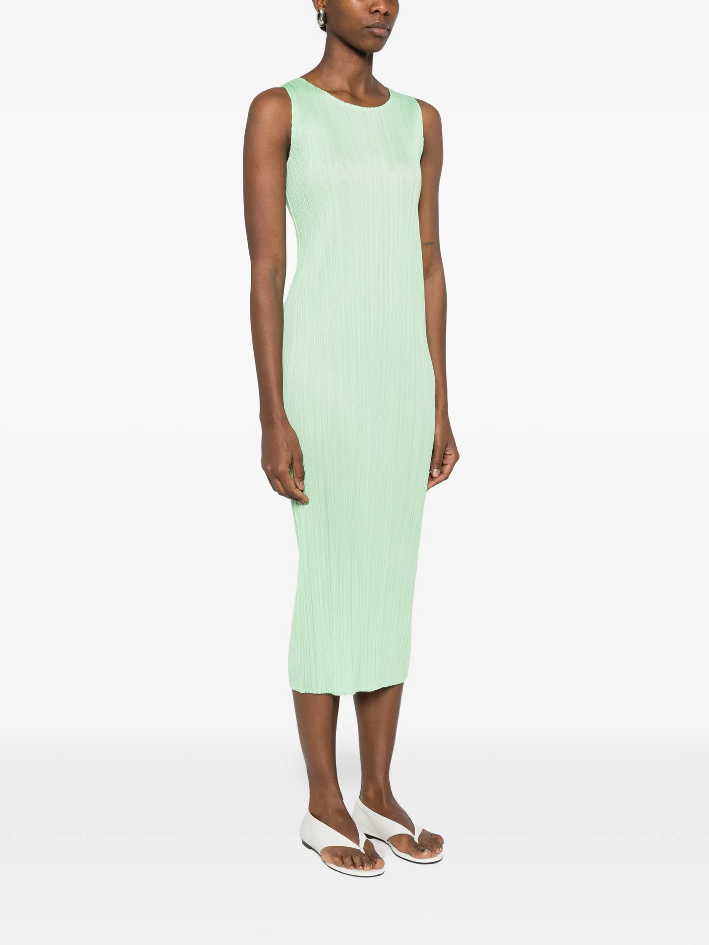 pleated sleeveless dress