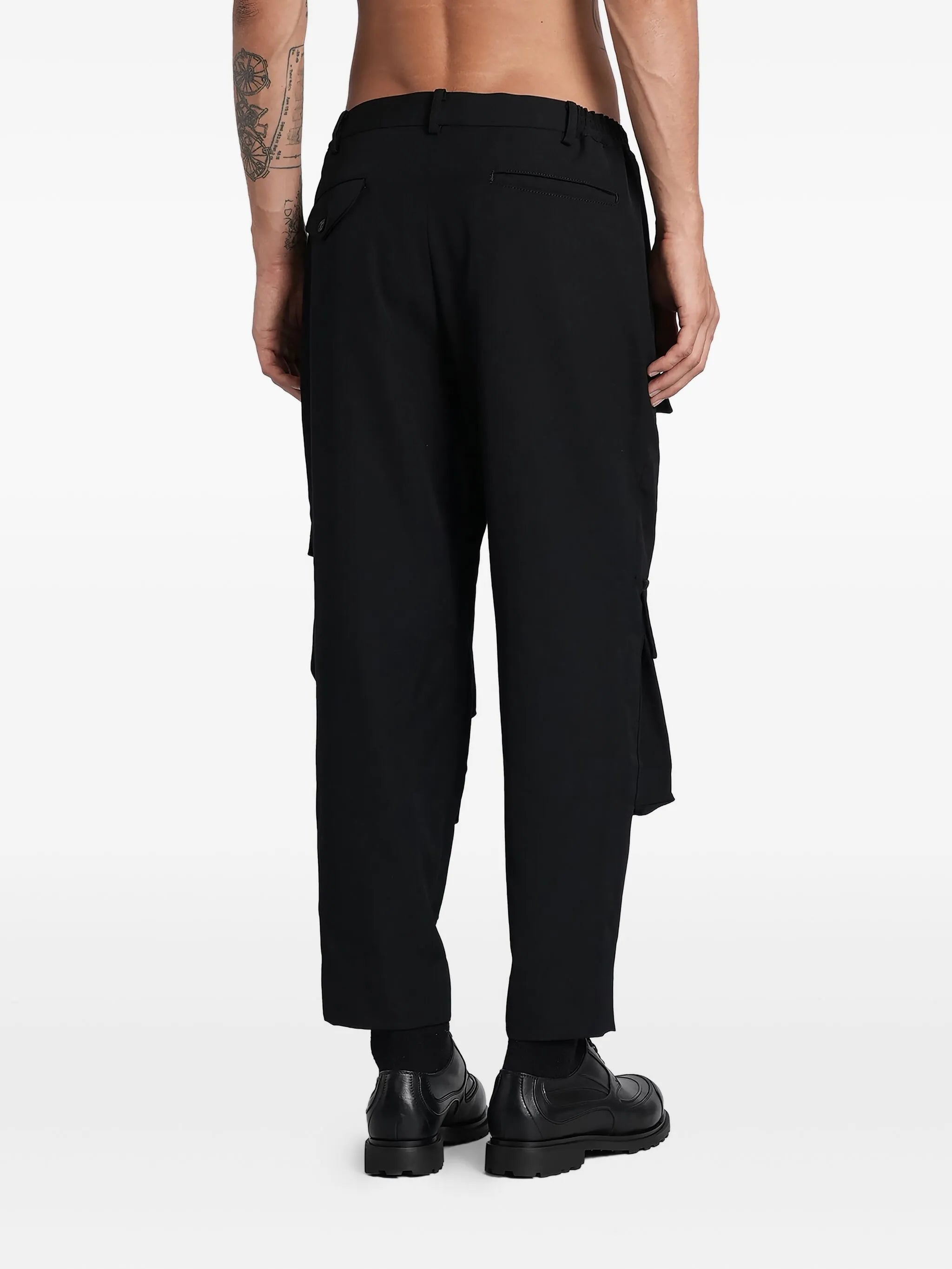 multi-pocket cargo pants