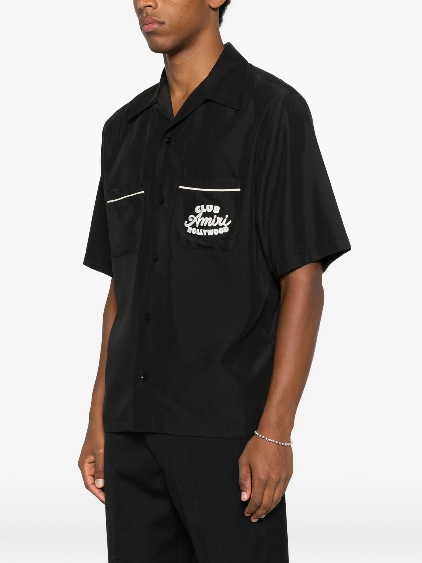 embroidered-pocket short-sleeve shirt