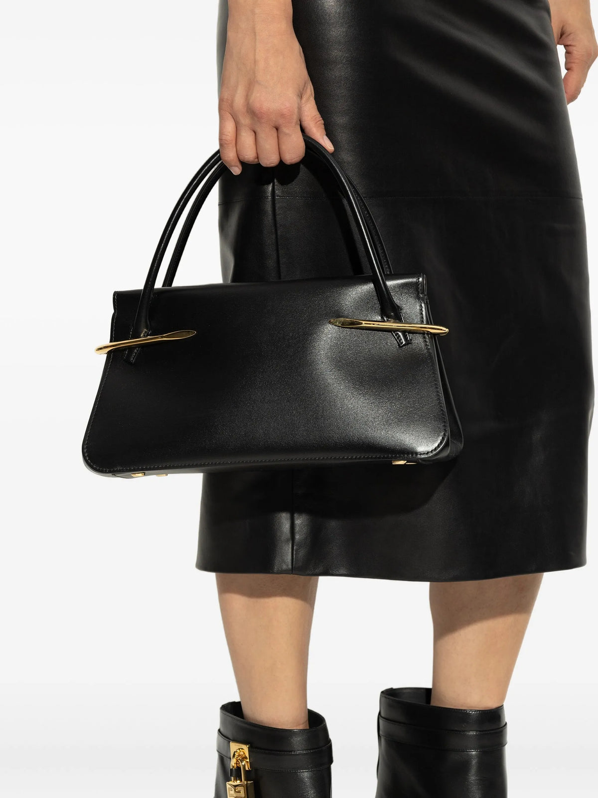 medium Pinch bag in leather