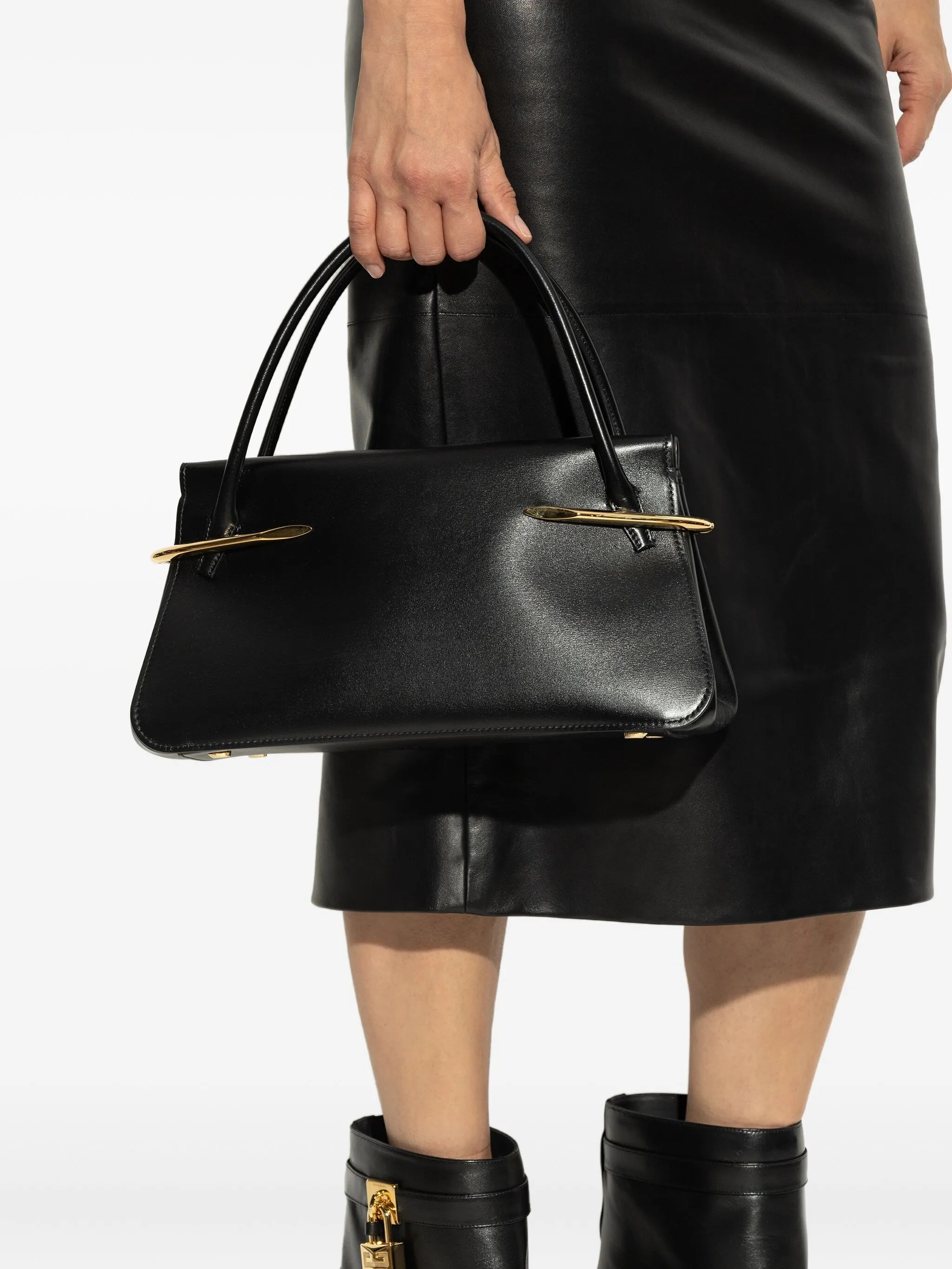 Medium Pinch bag in leather